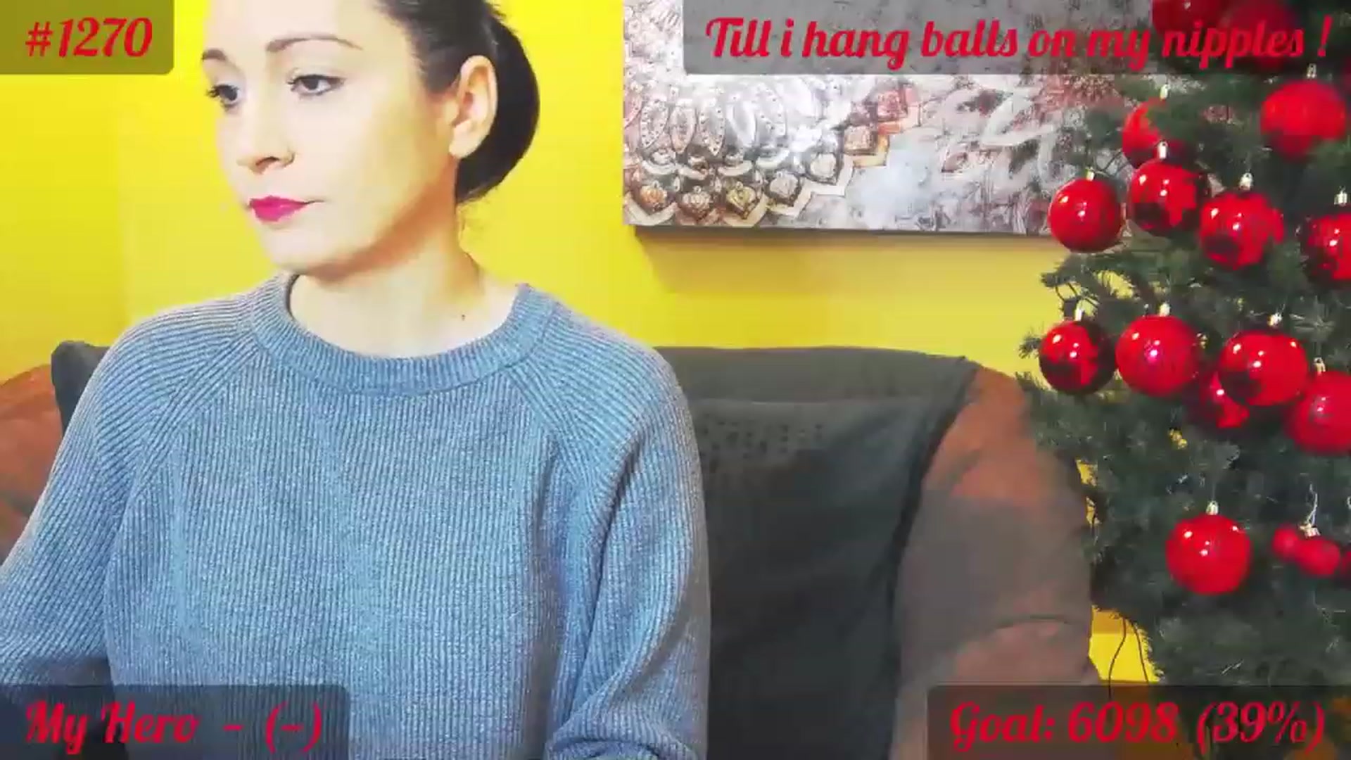 Gallery image thumbnail from QuinnieSmile's myfreecams stream on, 12/12/2022, 08:25 image 15 of 20