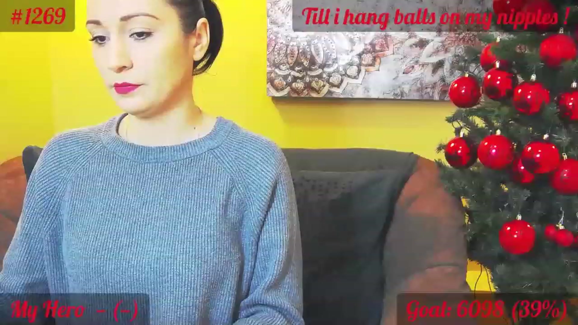 Gallery image thumbnail from QuinnieSmile's myfreecams stream on, 12/12/2022, 08:25 image 4 of 20
