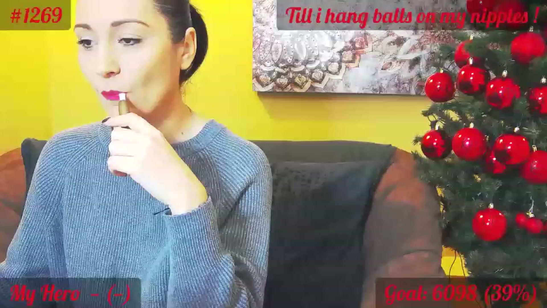 Gallery image thumbnail from QuinnieSmile's myfreecams stream on, 12/12/2022, 08:25 image 7 of 20