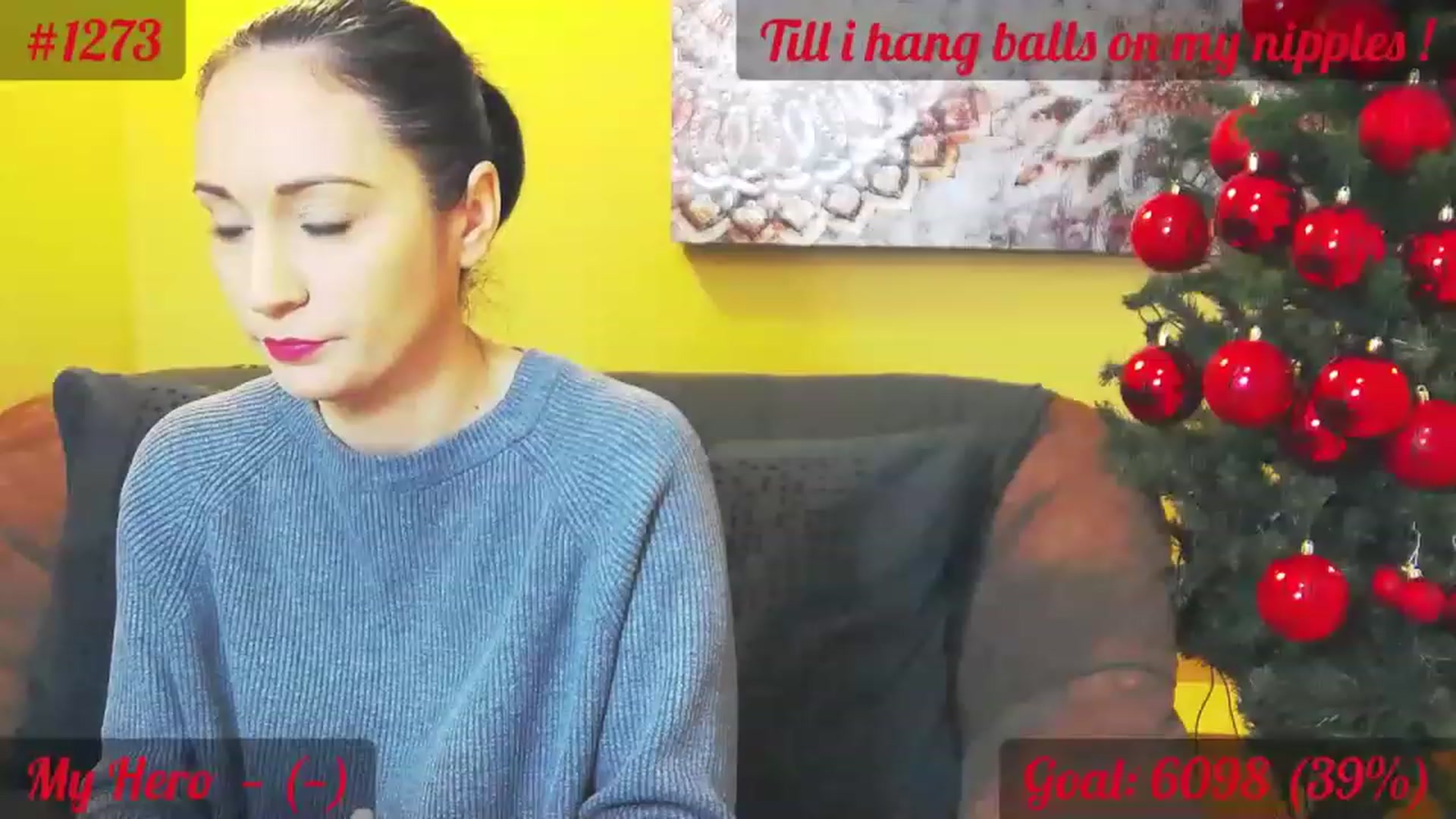 Gallery image thumbnail from QuinnieSmile's myfreecams stream on, 12/12/2022, 08:55 image 6 of 20