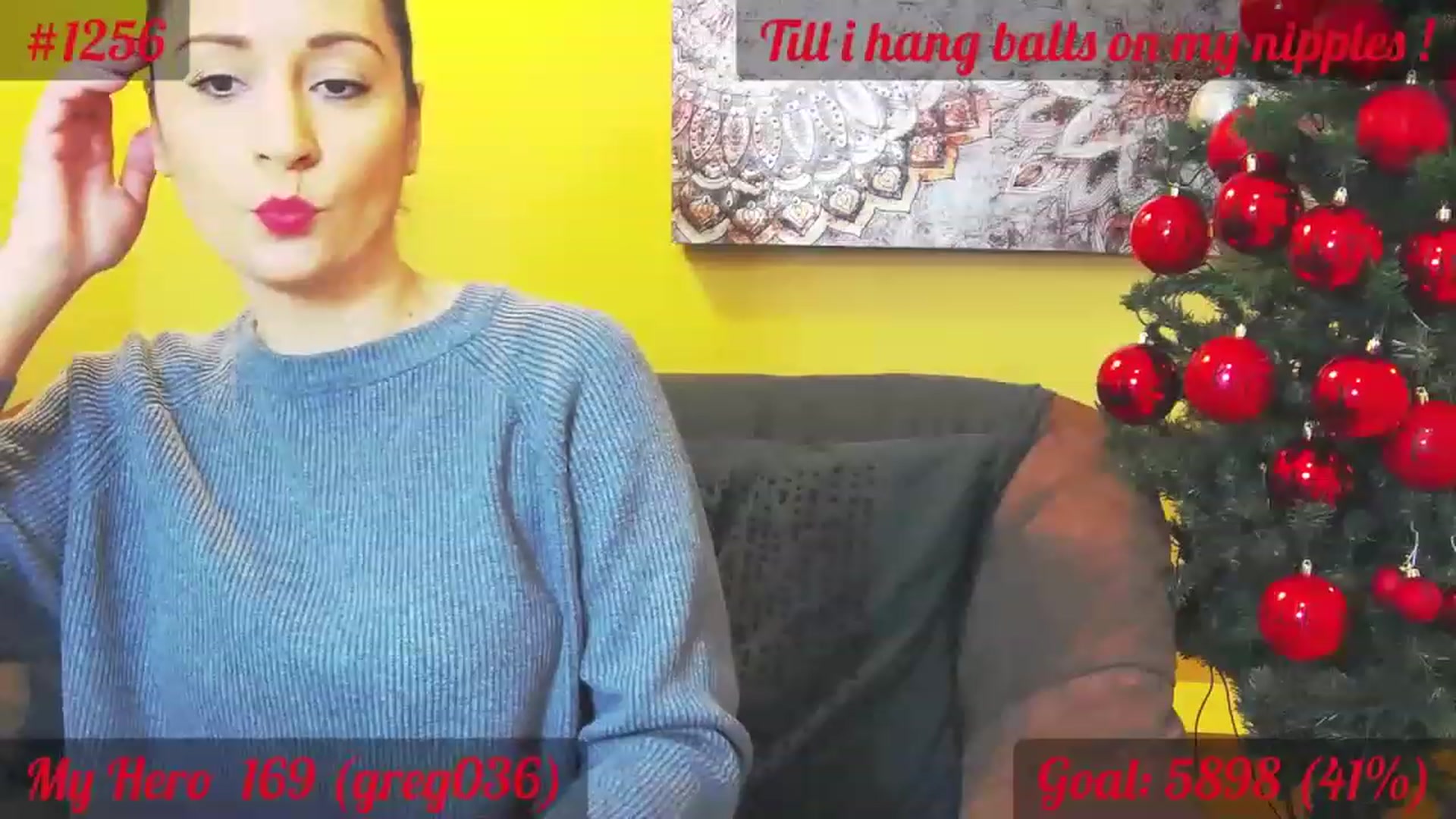 Gallery image thumbnail from QuinnieSmile's myfreecams stream on, 12/12/2022, 08:55 image 14 of 20