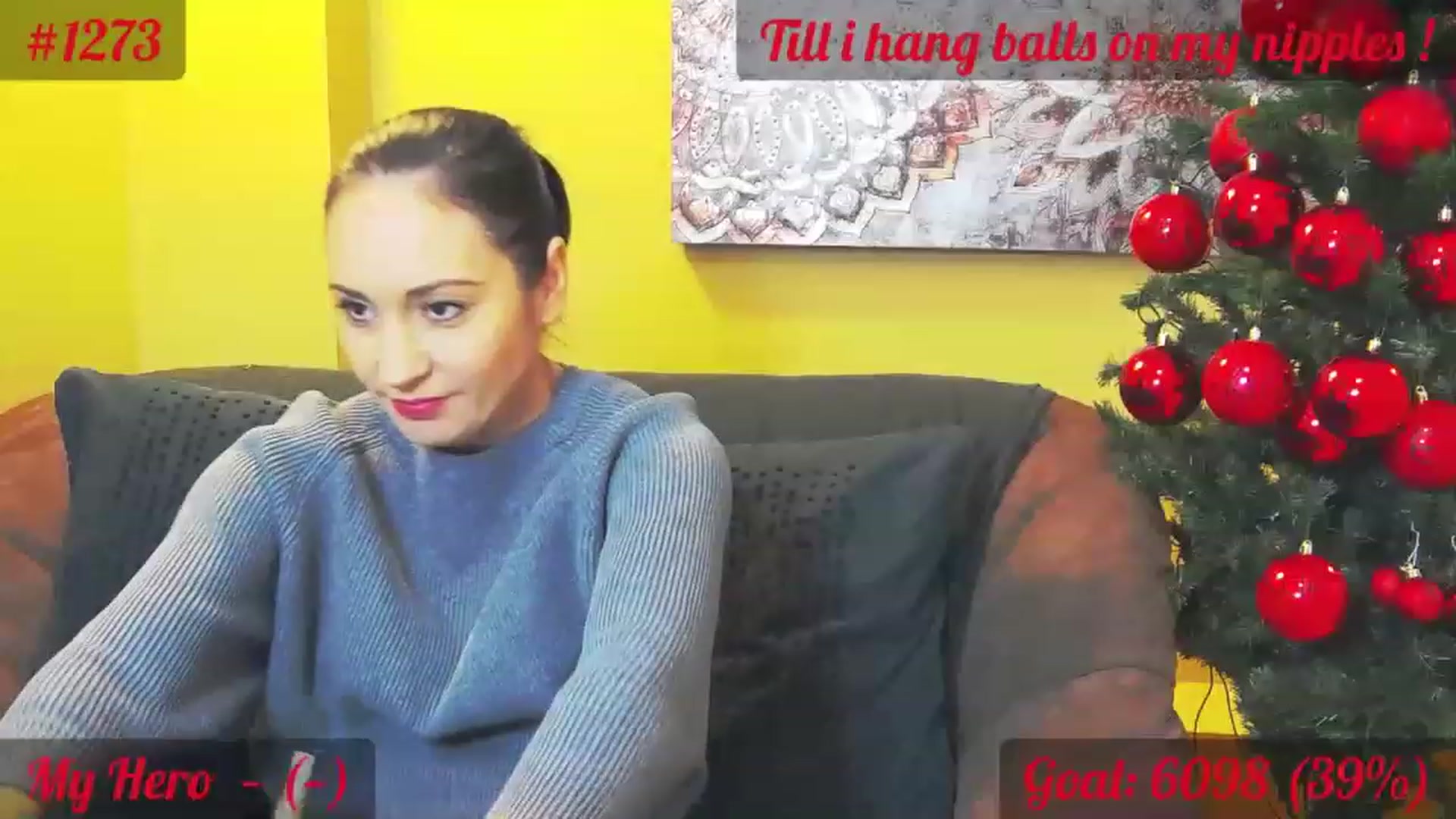 Gallery image thumbnail from QuinnieSmile's myfreecams stream on, 12/12/2022, 08:55 image 4 of 20