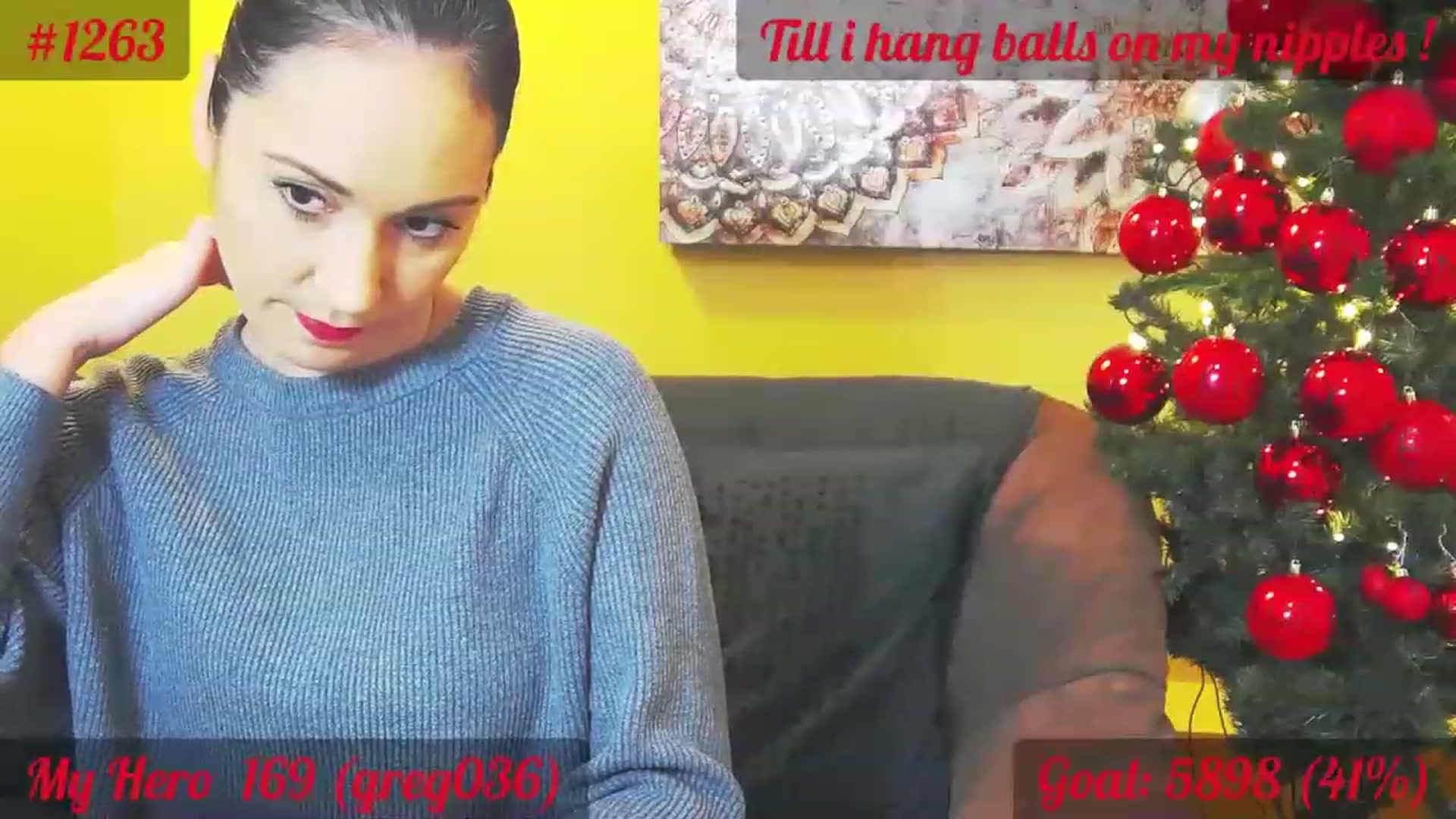 Gallery image thumbnail from QuinnieSmile's myfreecams stream on, 12/12/2022, 10:20 image 12 of 20