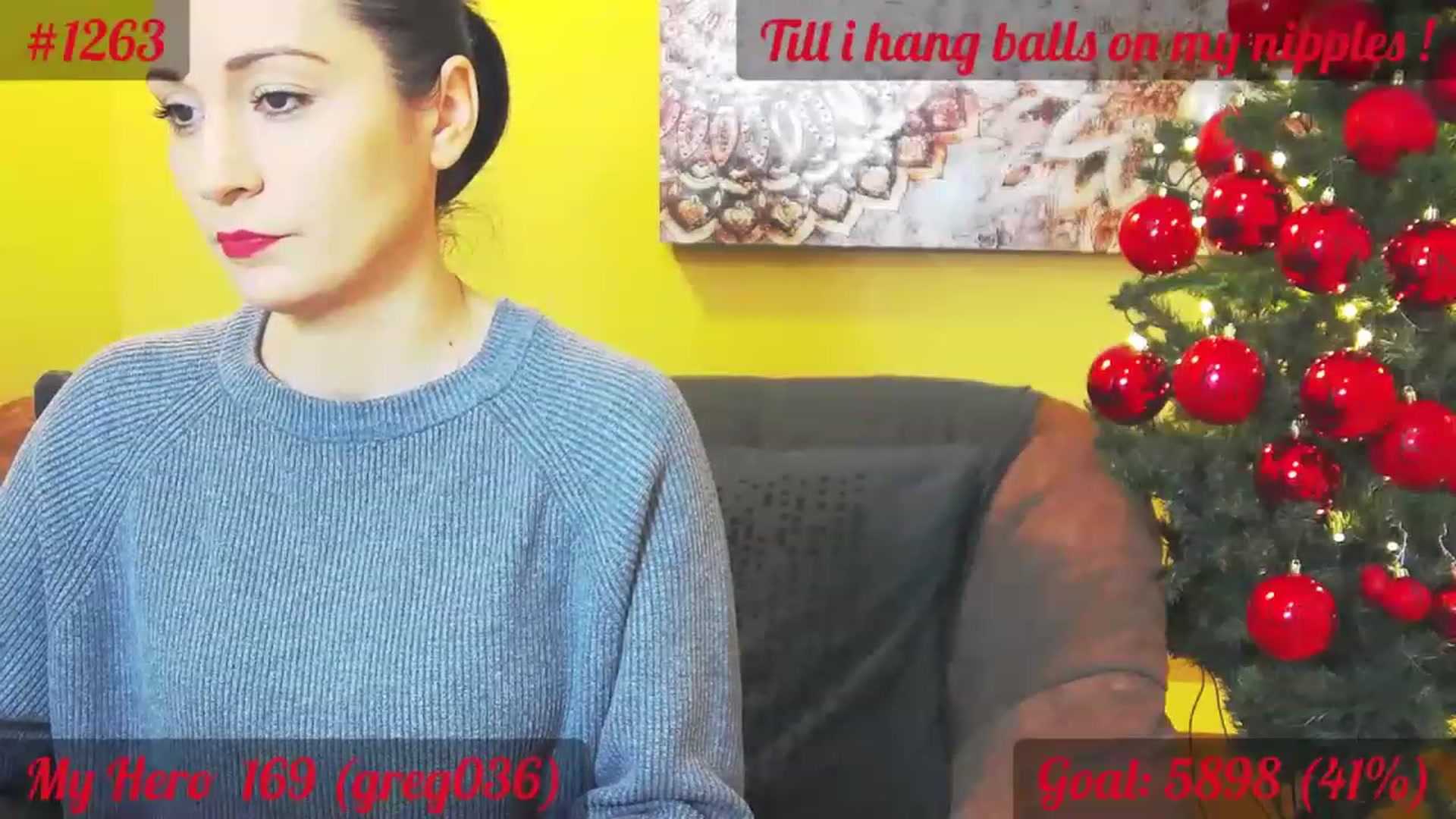 Gallery image thumbnail from QuinnieSmile's myfreecams stream on, 12/12/2022, 10:20 image 7 of 20