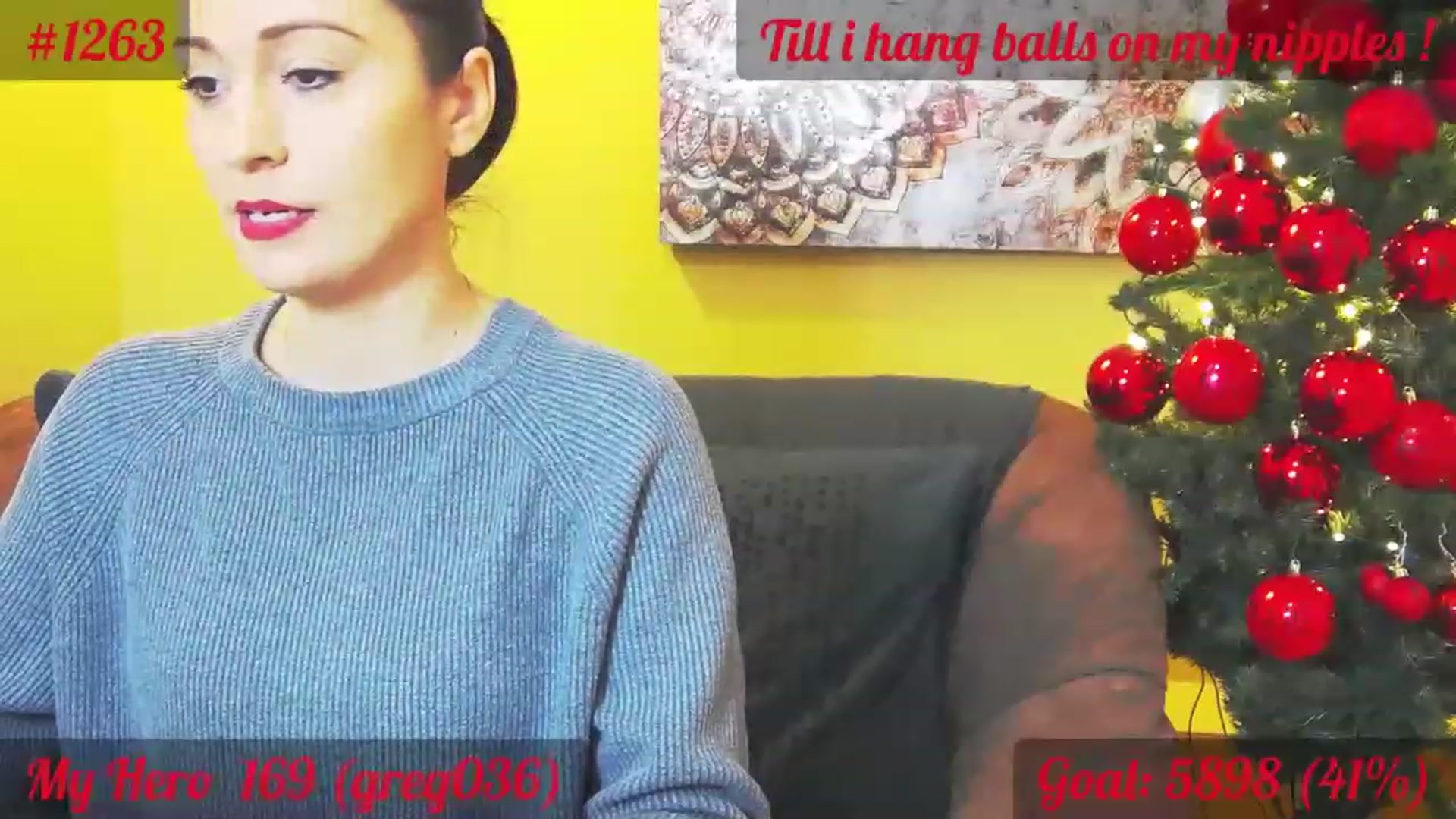 Gallery image thumbnail from QuinnieSmile's myfreecams stream on, 12/12/2022, 10:20 image 6 of 20