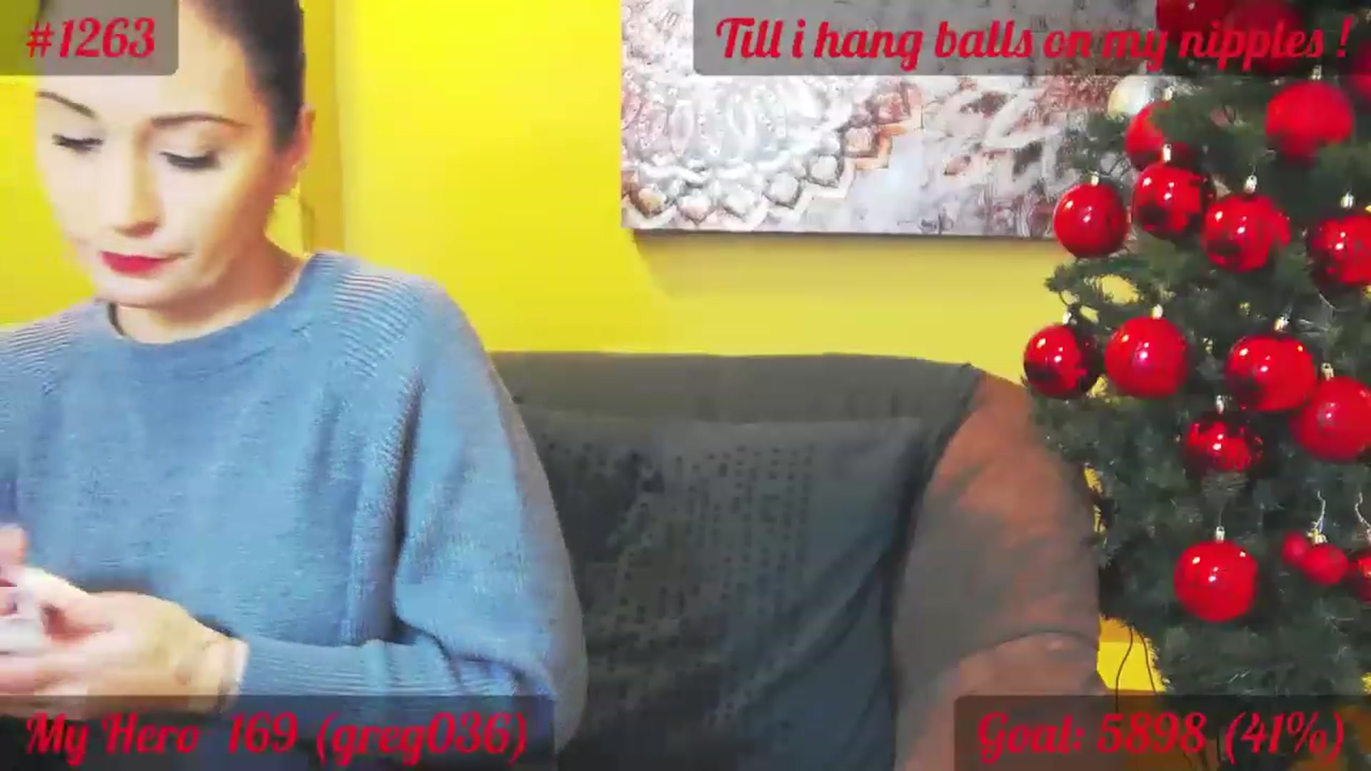Gallery image thumbnail from QuinnieSmile's myfreecams stream on, 12/12/2022, 10:20 image 2 of 20