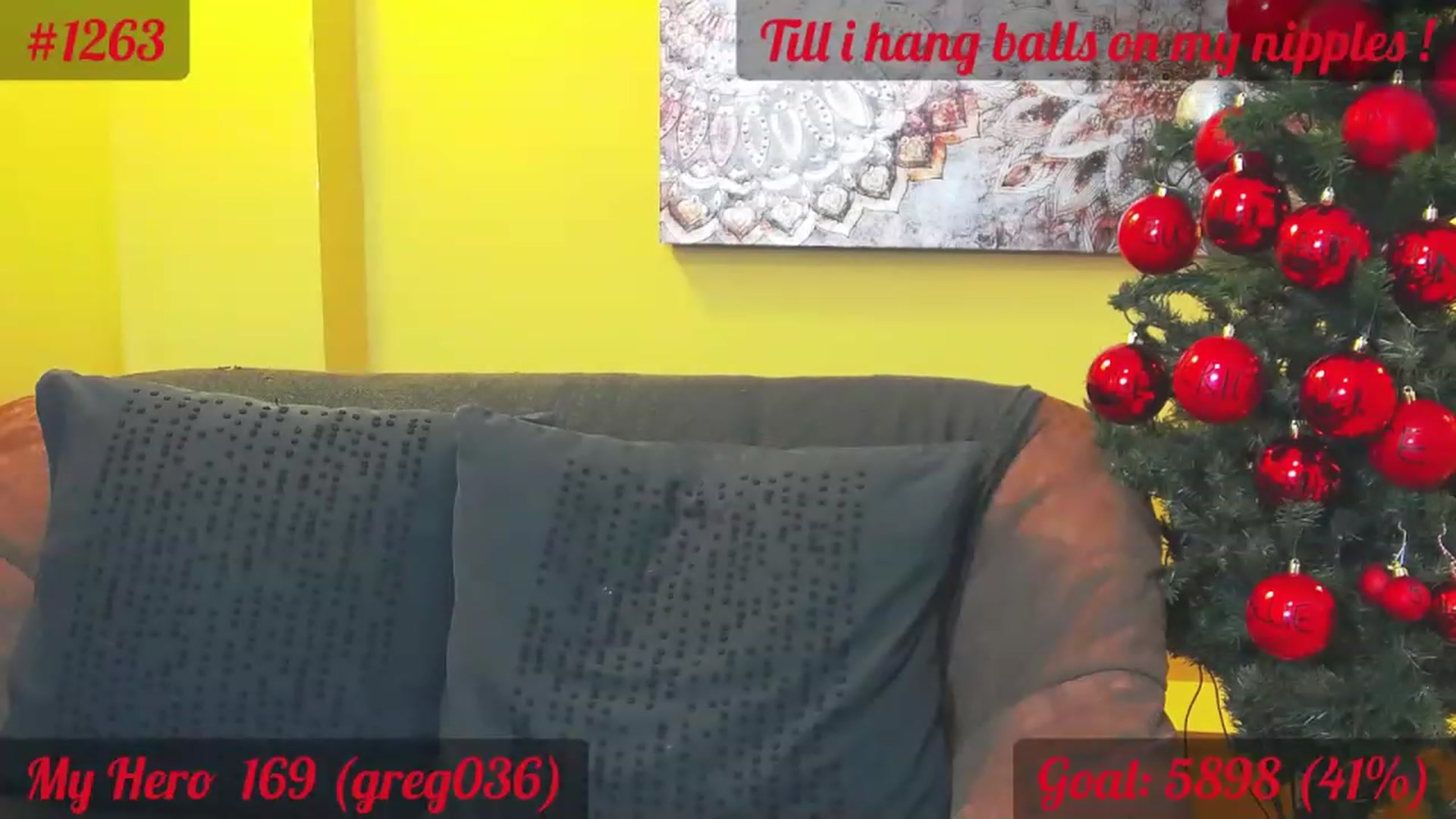 Gallery image thumbnail from QuinnieSmile's myfreecams stream on, 12/12/2022, 10:20 image 4 of 20