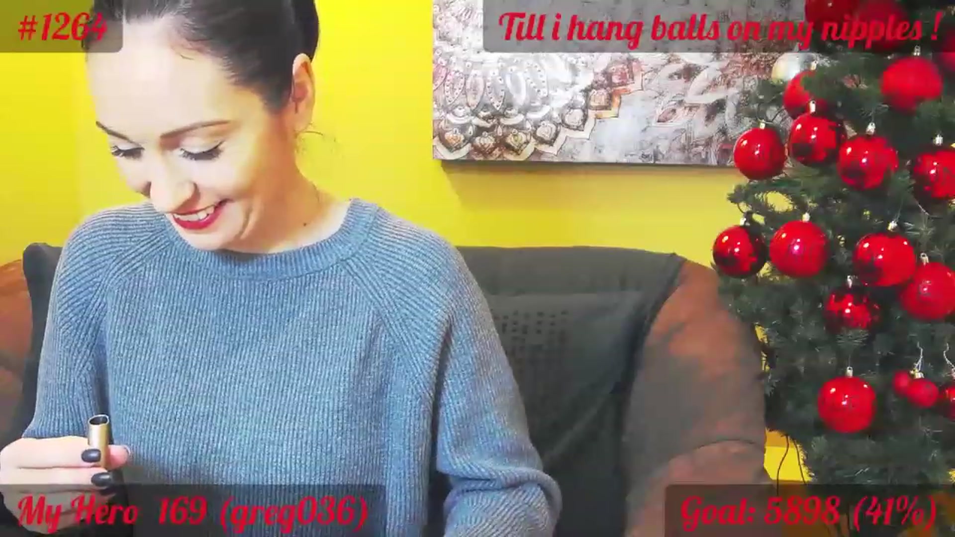 Gallery image thumbnail from QuinnieSmile's myfreecams stream on, 12/12/2022, 10:20 image 3 of 20