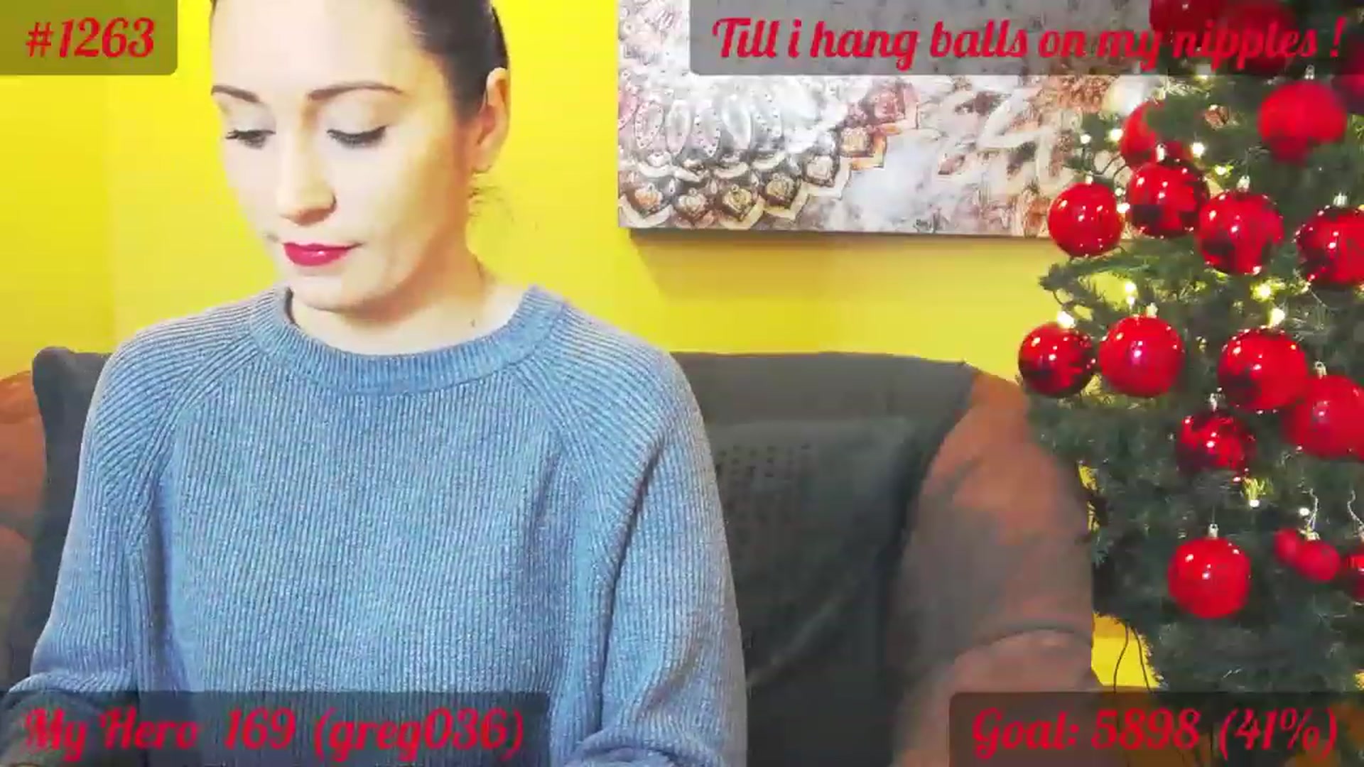 Gallery image thumbnail from QuinnieSmile's myfreecams stream on, 12/12/2022, 10:20 image 13 of 20
