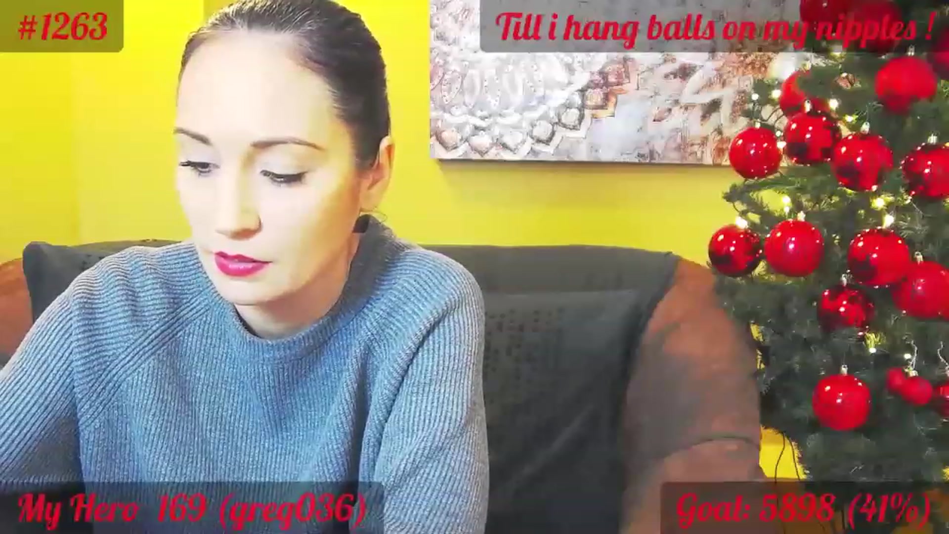 Gallery image thumbnail from QuinnieSmile's myfreecams stream on, 12/12/2022, 10:20 image 18 of 20