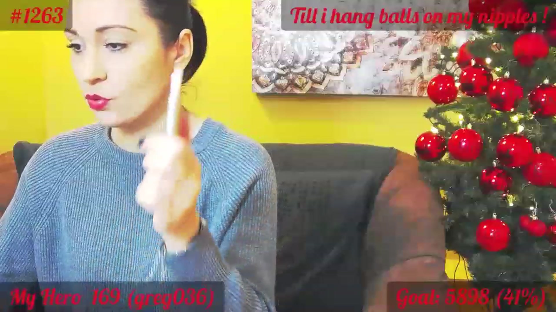 Gallery image thumbnail from QuinnieSmile's myfreecams stream on, 12/12/2022, 10:20 image 15 of 20