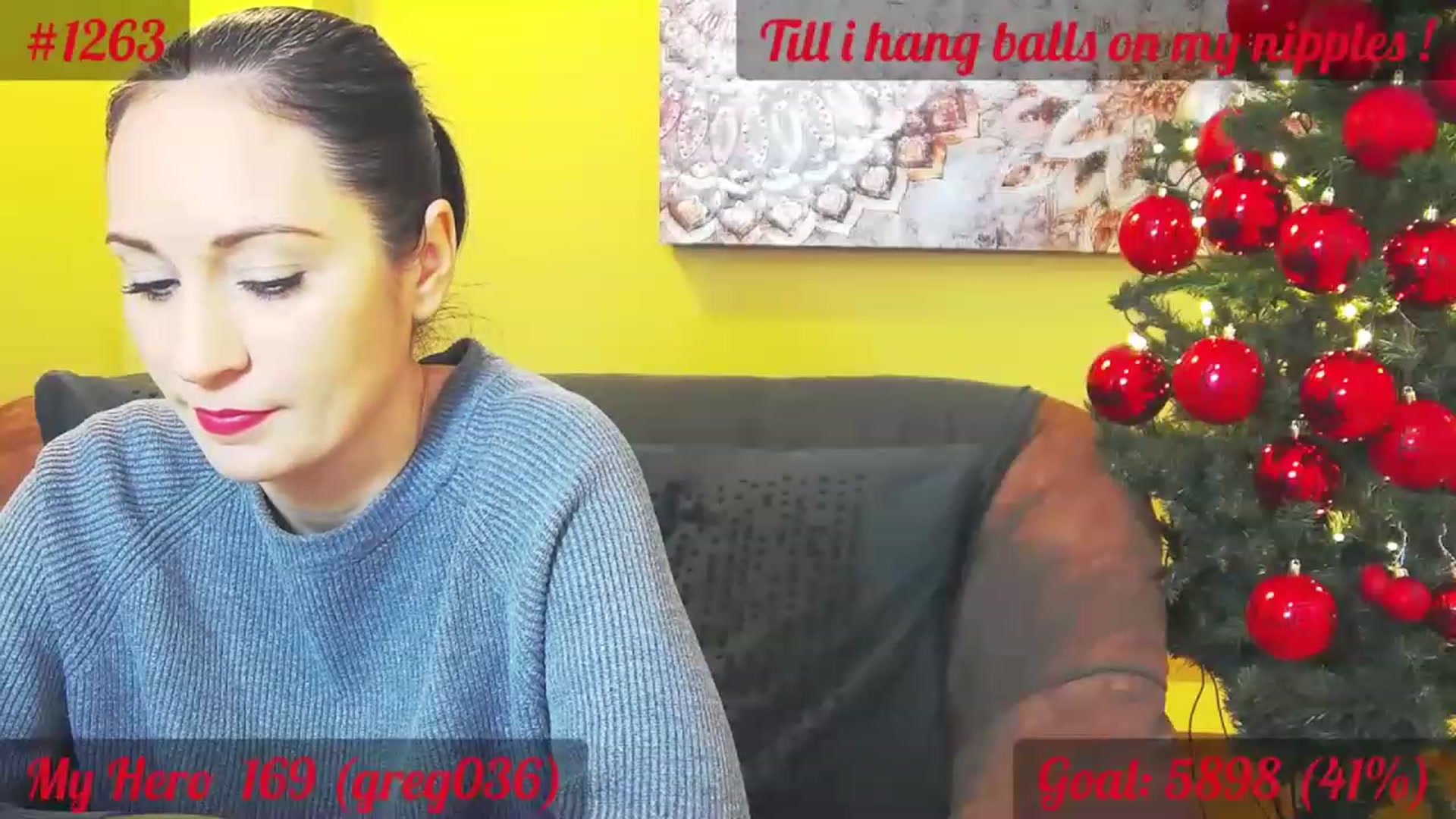 Gallery image thumbnail from QuinnieSmile's myfreecams stream on, 12/12/2022, 10:20 image 19 of 20