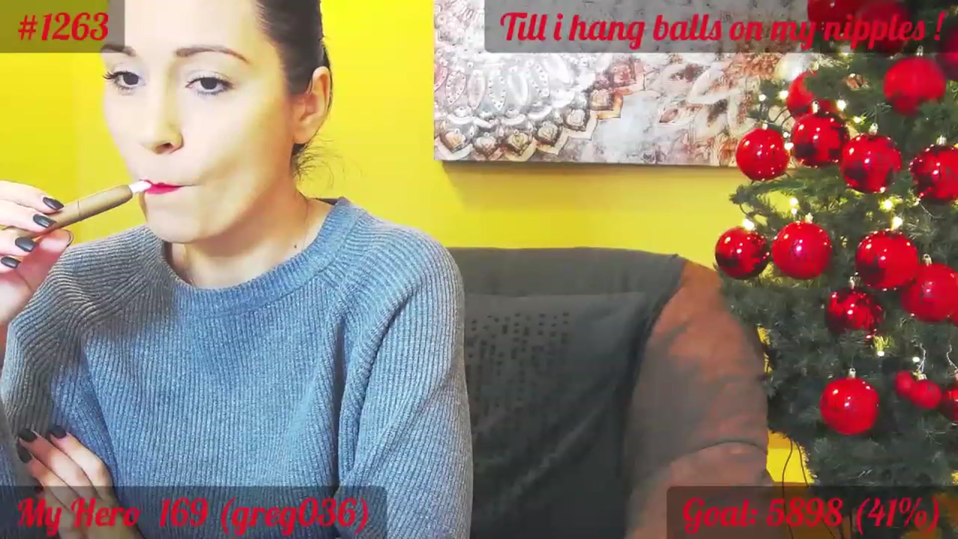 Gallery image thumbnail from QuinnieSmile's myfreecams stream on, 12/12/2022, 10:20 image 14 of 20
