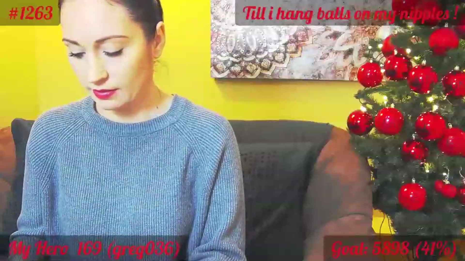 Gallery image thumbnail from QuinnieSmile's myfreecams stream on, 12/12/2022, 10:20 image 9 of 20