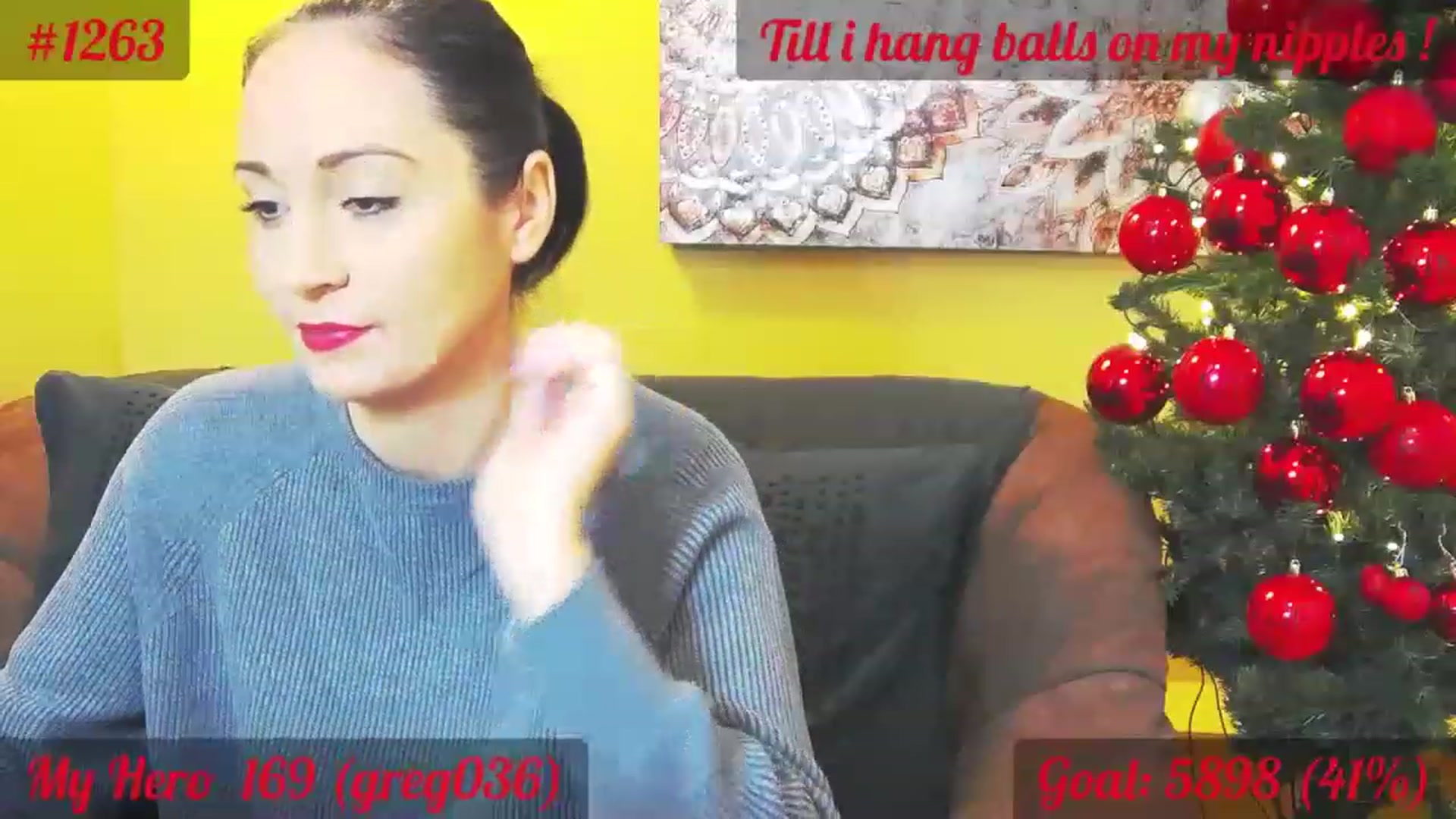 Gallery image thumbnail from QuinnieSmile's myfreecams stream on, 12/12/2022, 10:20 image 20 of 20