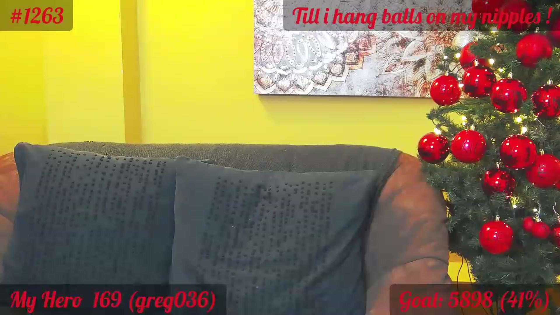 Gallery image thumbnail from QuinnieSmile's myfreecams stream on, 12/12/2022, 10:20 image 5 of 20