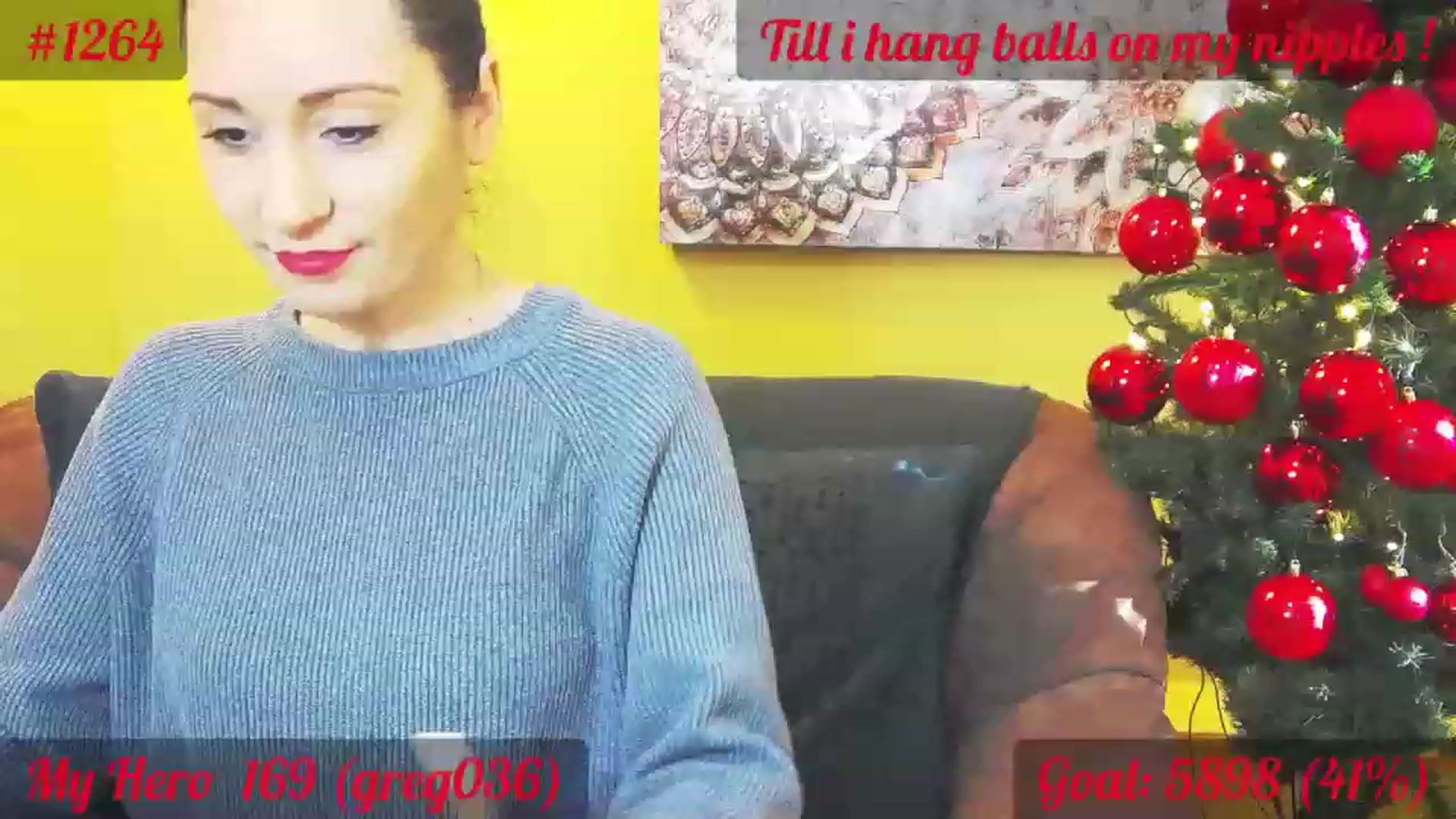 Gallery image thumbnail from QuinnieSmile's myfreecams stream on, 12/12/2022, 10:54 image 5 of 20