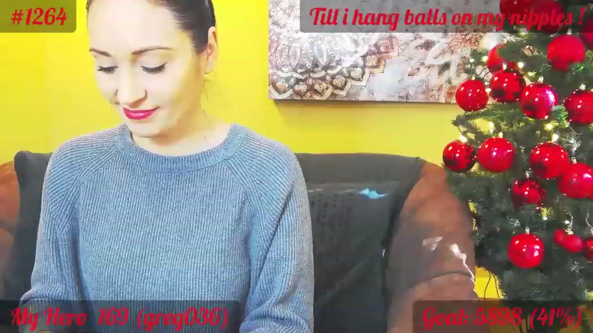 Gallery image thumbnail from QuinnieSmile's myfreecams stream on, 12/12/2022, 10:54 image 4 of 20