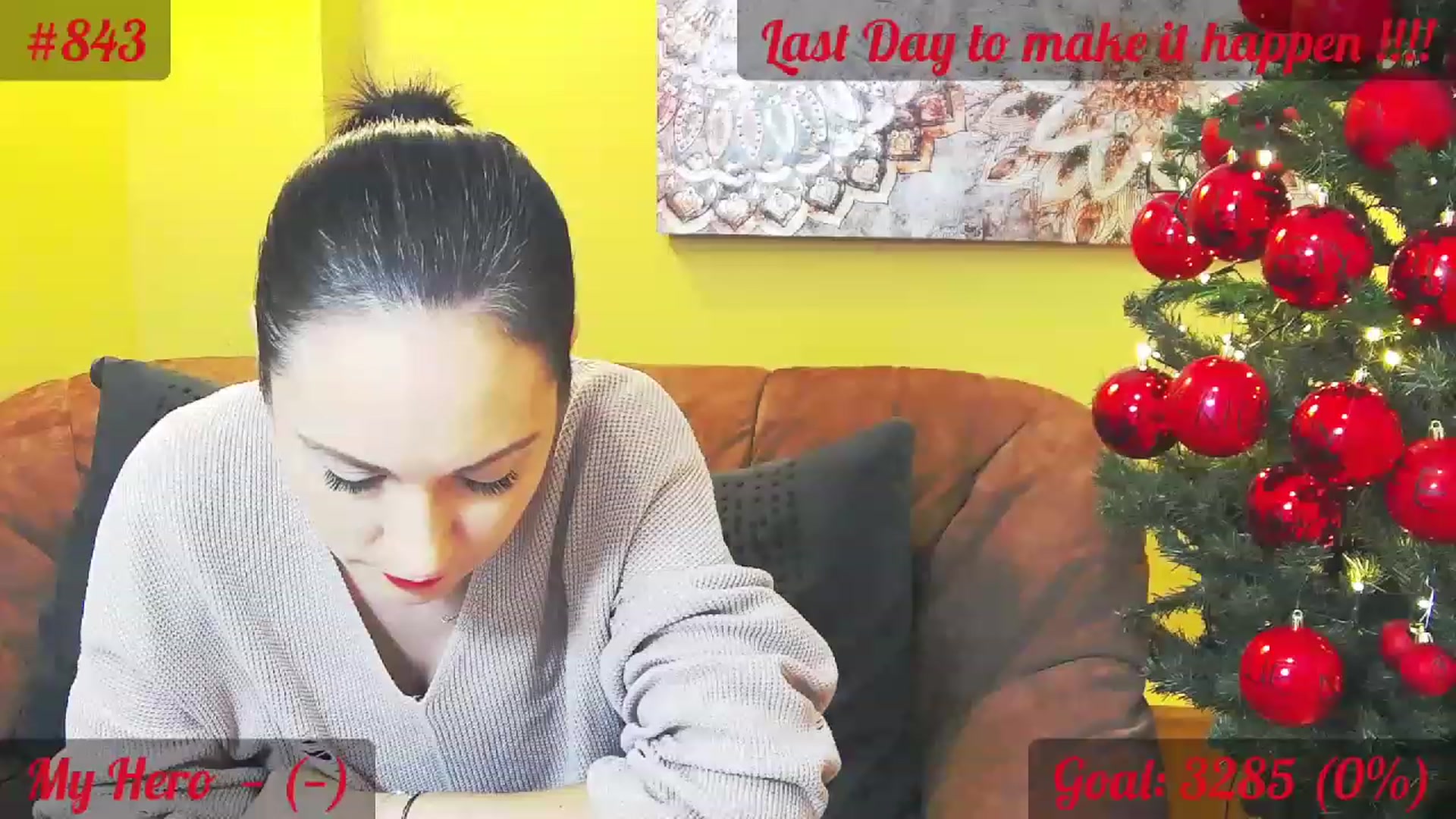 Gallery image thumbnail from QuinnieSmile's myfreecams stream on, 12/15/2022, 10:25 image 19 of 20