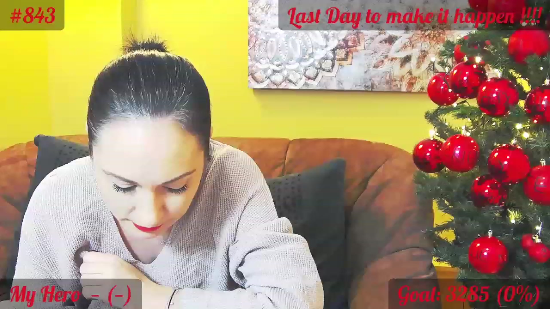 Gallery image thumbnail from QuinnieSmile's myfreecams stream on, 12/15/2022, 10:25 image 18 of 20