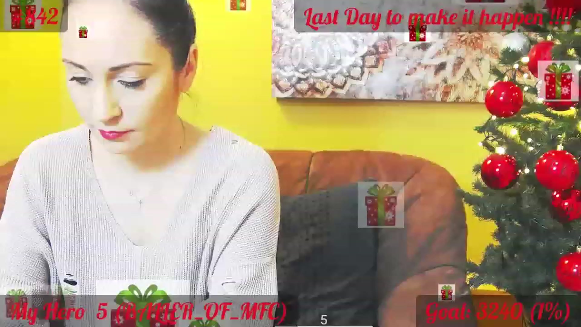 Gallery image thumbnail from QuinnieSmile's myfreecams stream on, 12/15/2022, 12:50 image 4 of 20