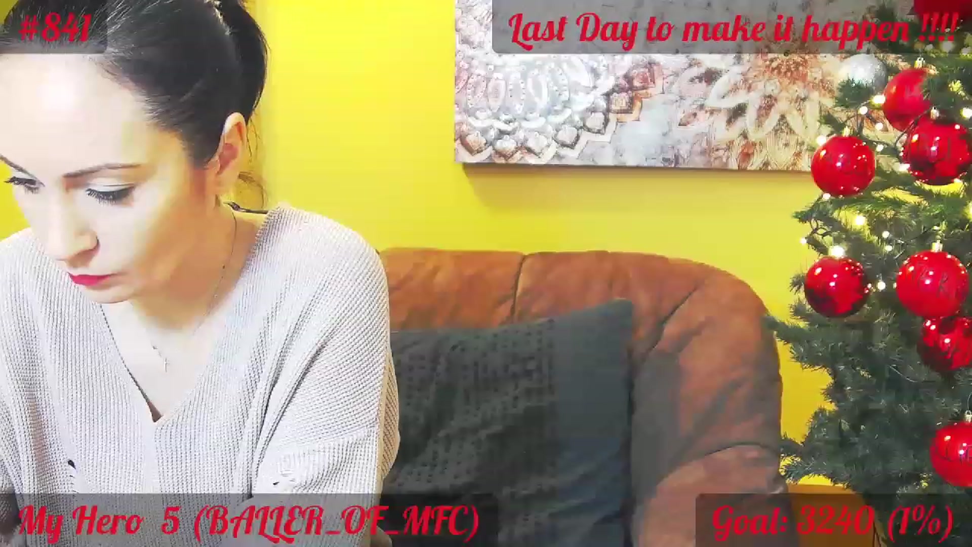 Gallery image thumbnail from QuinnieSmile's myfreecams stream on, 12/15/2022, 12:50 image 8 of 20