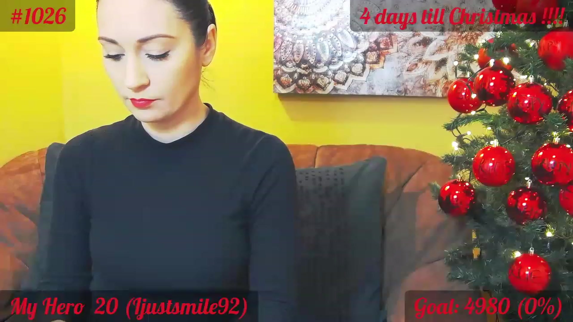 Gallery image thumbnail from QuinnieSmile's myfreecams stream on, 12/20/2022, 08:14 image 11 of 20