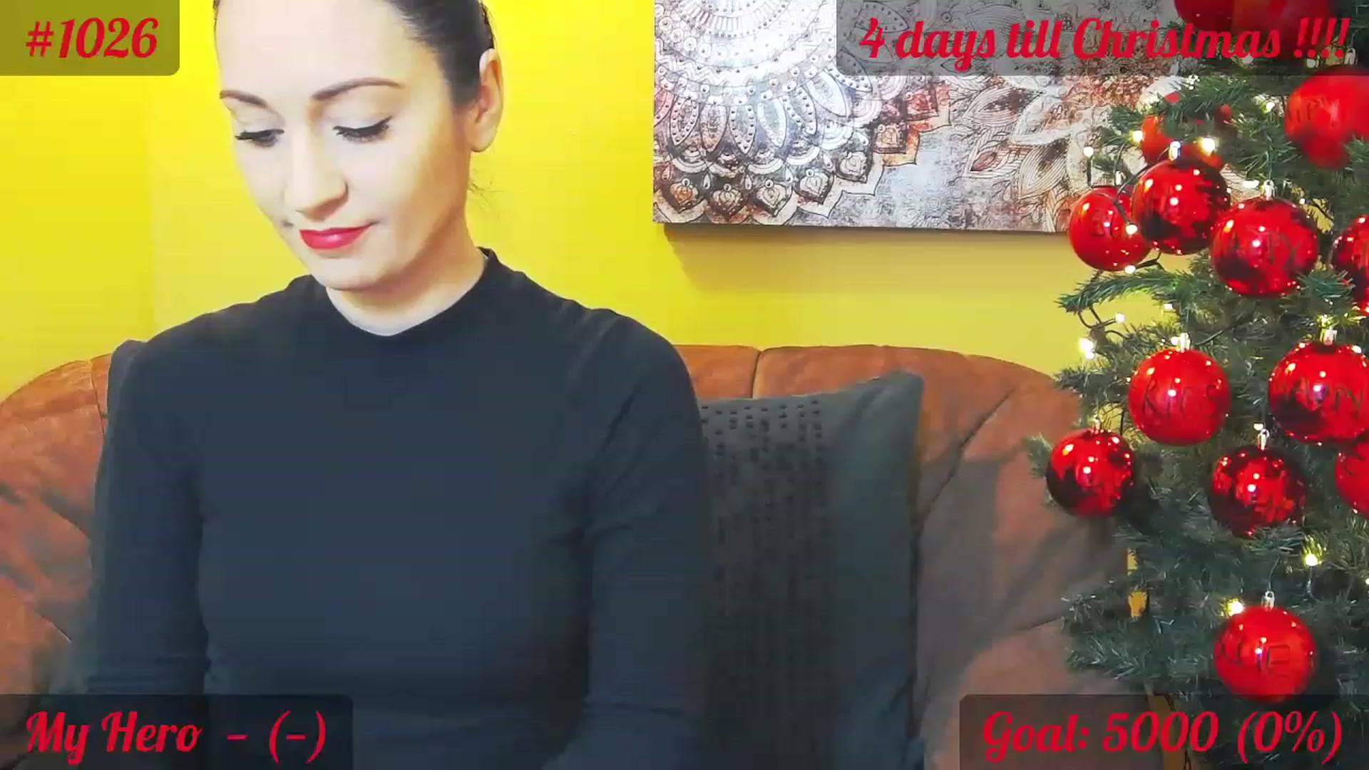 Gallery image thumbnail from QuinnieSmile's myfreecams stream on, 12/20/2022, 08:14 image 2 of 20
