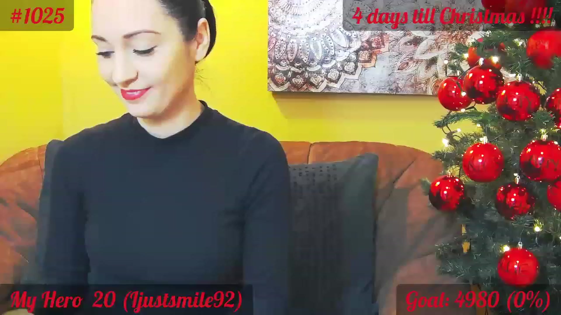 Gallery image thumbnail from QuinnieSmile's myfreecams stream on, 12/20/2022, 08:14 image 9 of 20
