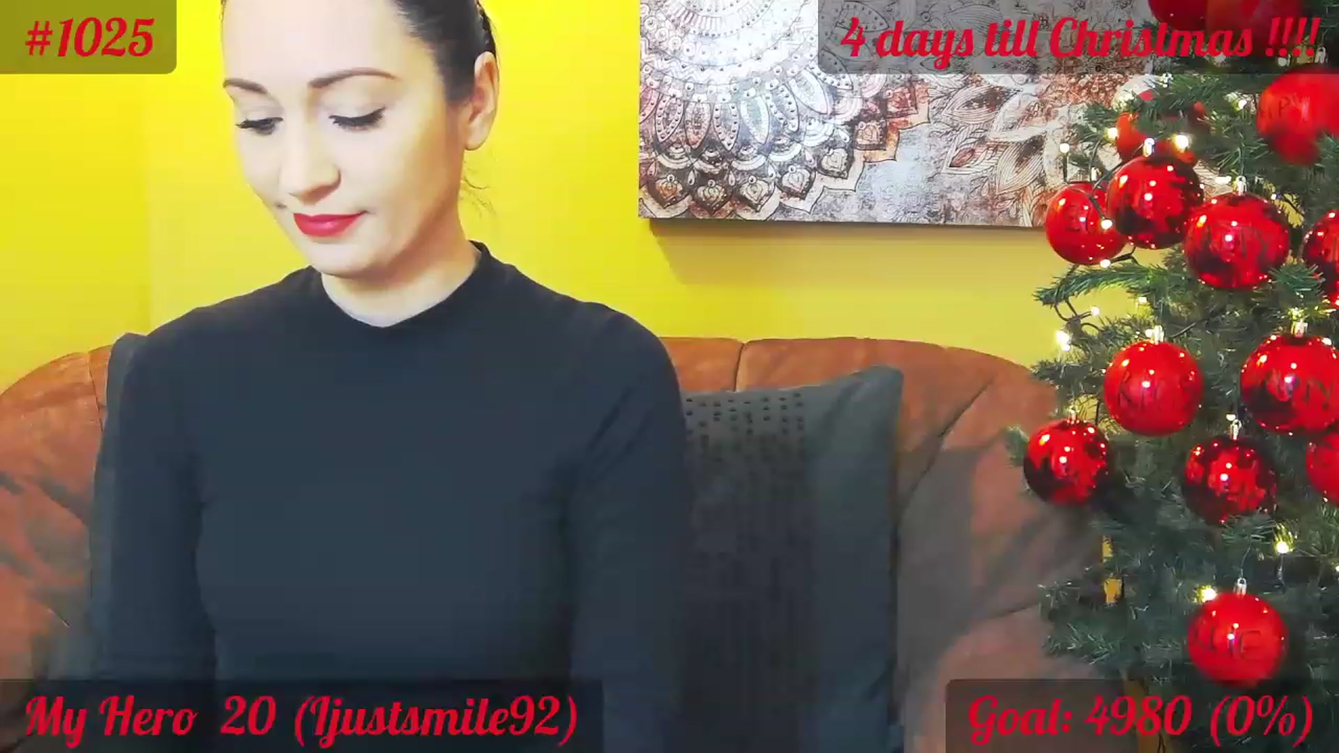 Gallery image thumbnail from QuinnieSmile's myfreecams stream on, 12/20/2022, 08:14 image 7 of 20