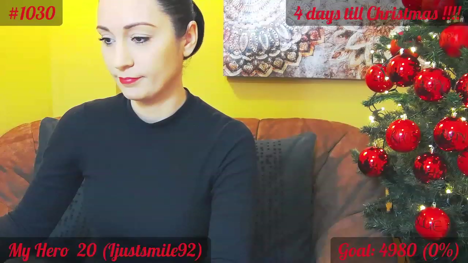 Gallery image thumbnail from QuinnieSmile's myfreecams stream on, 12/20/2022, 08:42 image 16 of 20