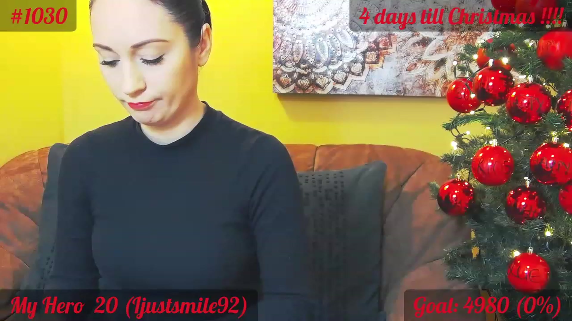 Gallery image thumbnail from QuinnieSmile's myfreecams stream on, 12/20/2022, 08:42 image 15 of 20
