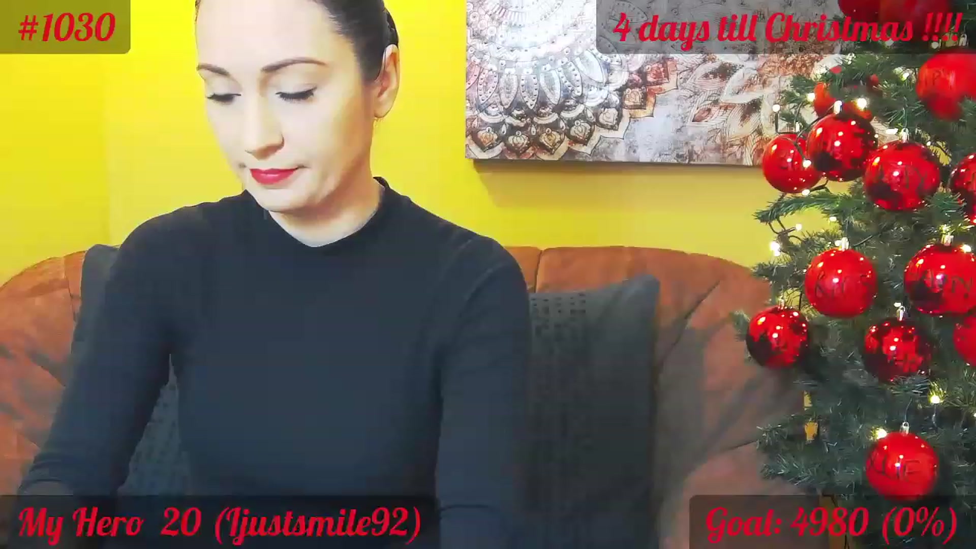 Gallery image thumbnail from QuinnieSmile's myfreecams stream on, 12/20/2022, 08:42 image 8 of 20