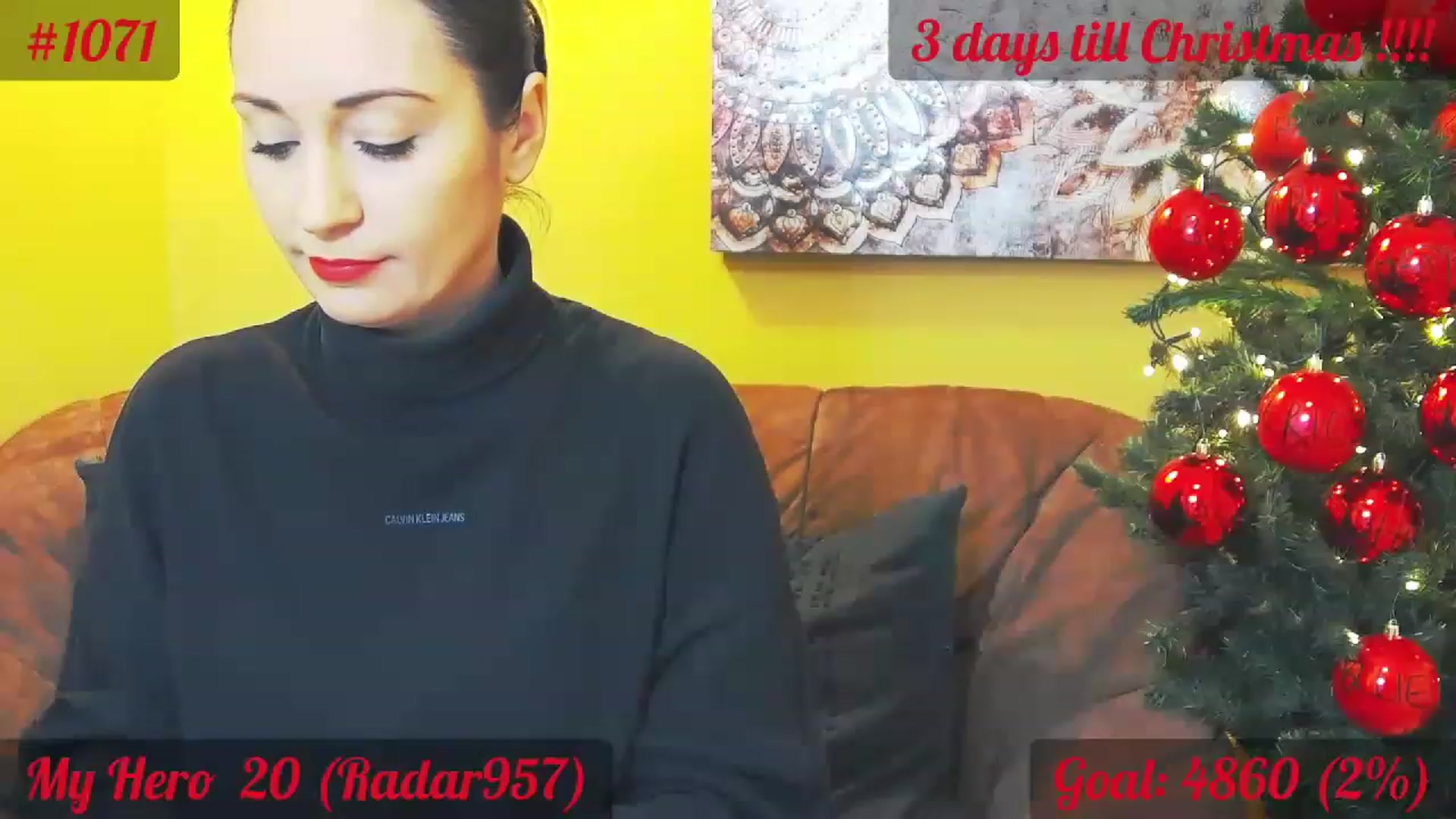 Gallery image thumbnail from QuinnieSmile's myfreecams stream on, 12/21/2022, 11:34 image 10 of 20