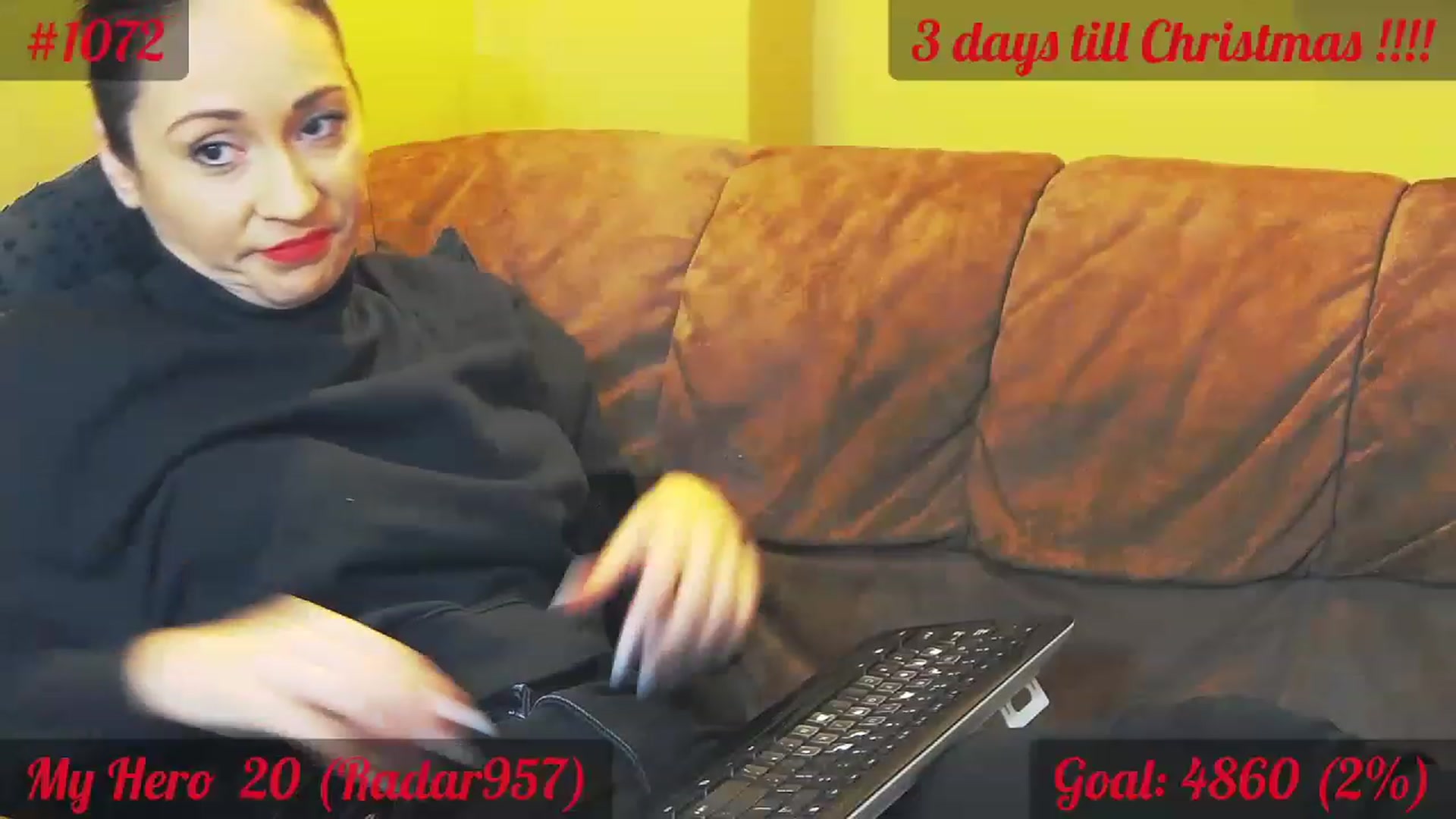 Gallery image thumbnail from QuinnieSmile's myfreecams stream on, 12/21/2022, 13:03 image 8 of 20