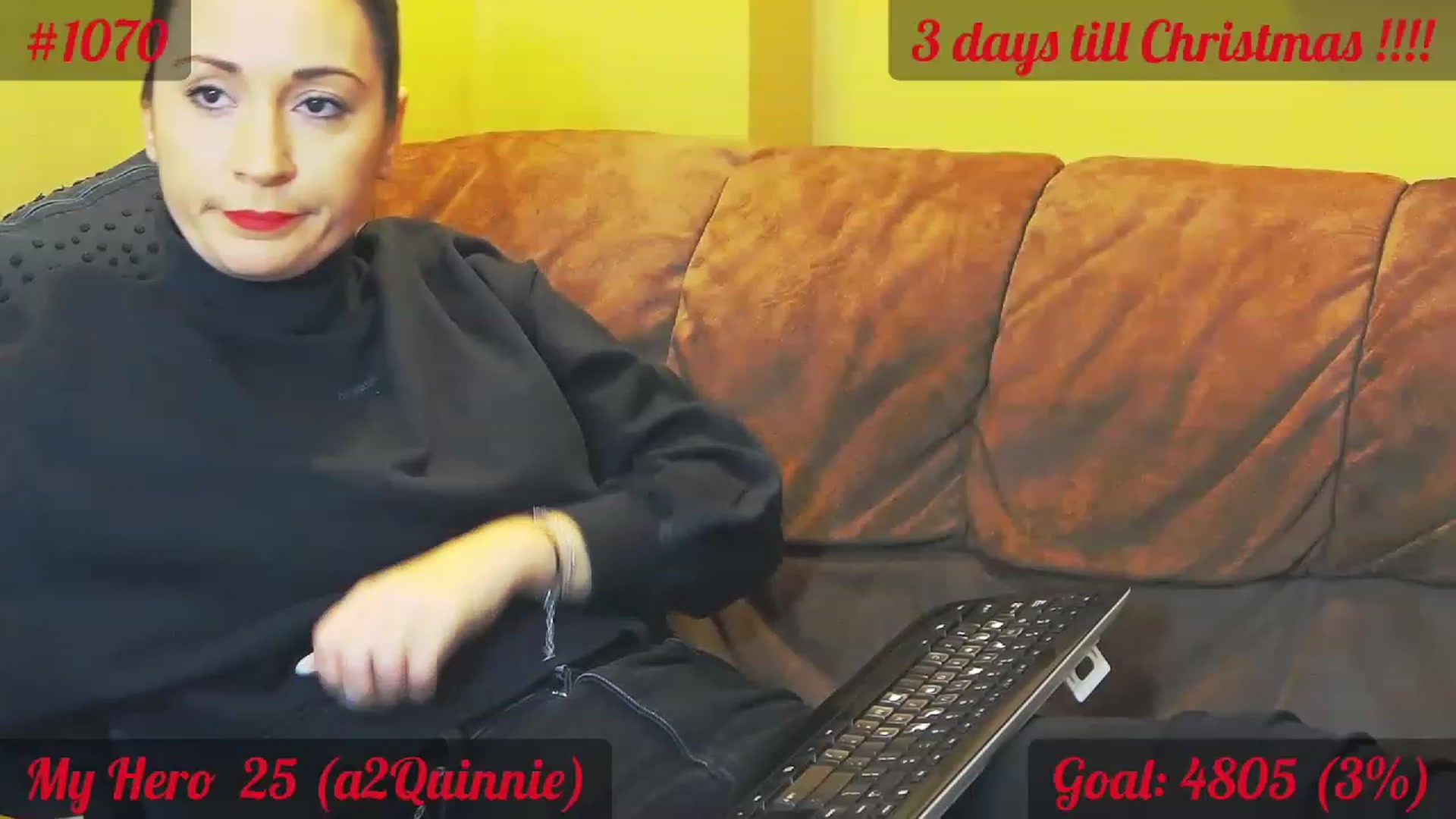 Gallery image thumbnail from QuinnieSmile's myfreecams stream on, 12/21/2022, 13:03 image 17 of 20