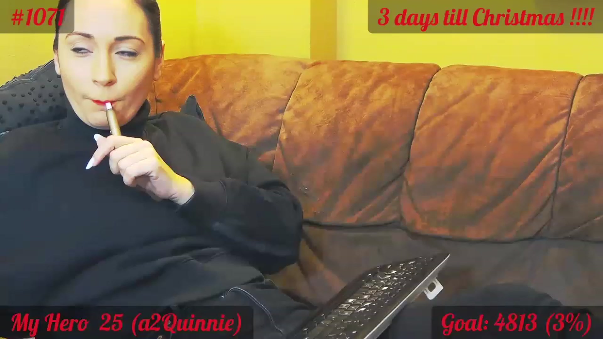 Gallery image thumbnail from QuinnieSmile's myfreecams stream on, 12/21/2022, 13:03 image 13 of 20