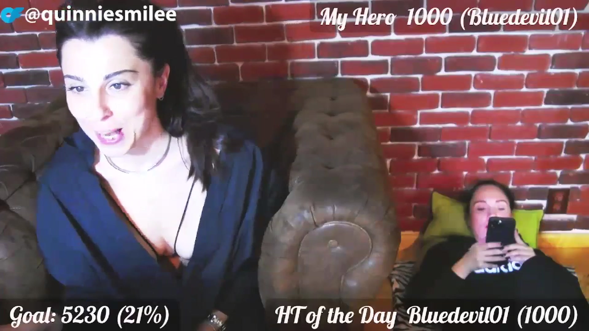 Gallery image thumbnail from QuinnieSmile's myfreecams stream on, 10/31/2023, 12:36 image 10 of 20