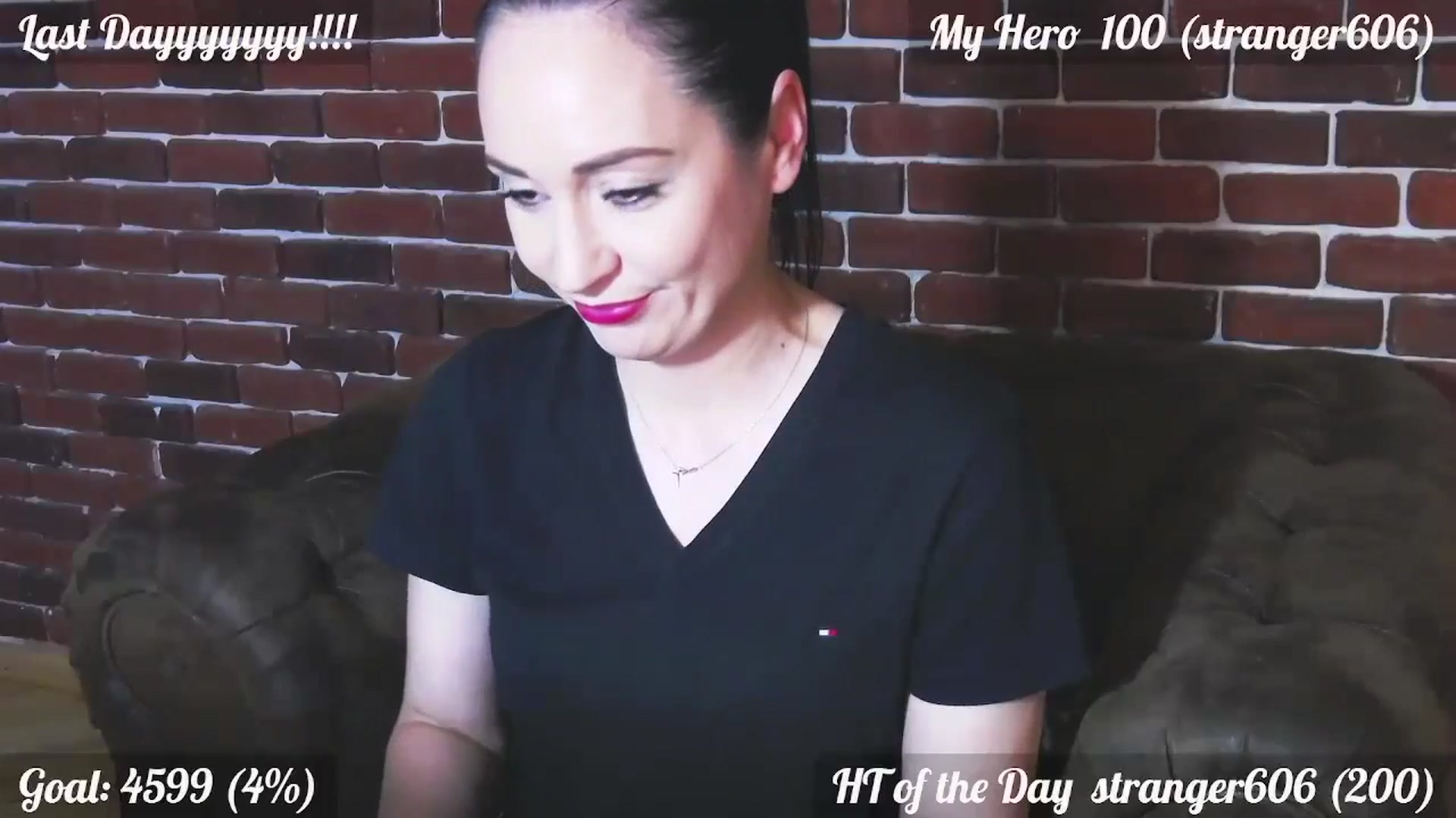 Gallery image thumbnail from QuinnieSmile's myfreecams stream on, 05/15/2024, 11:38 image 15 of 20