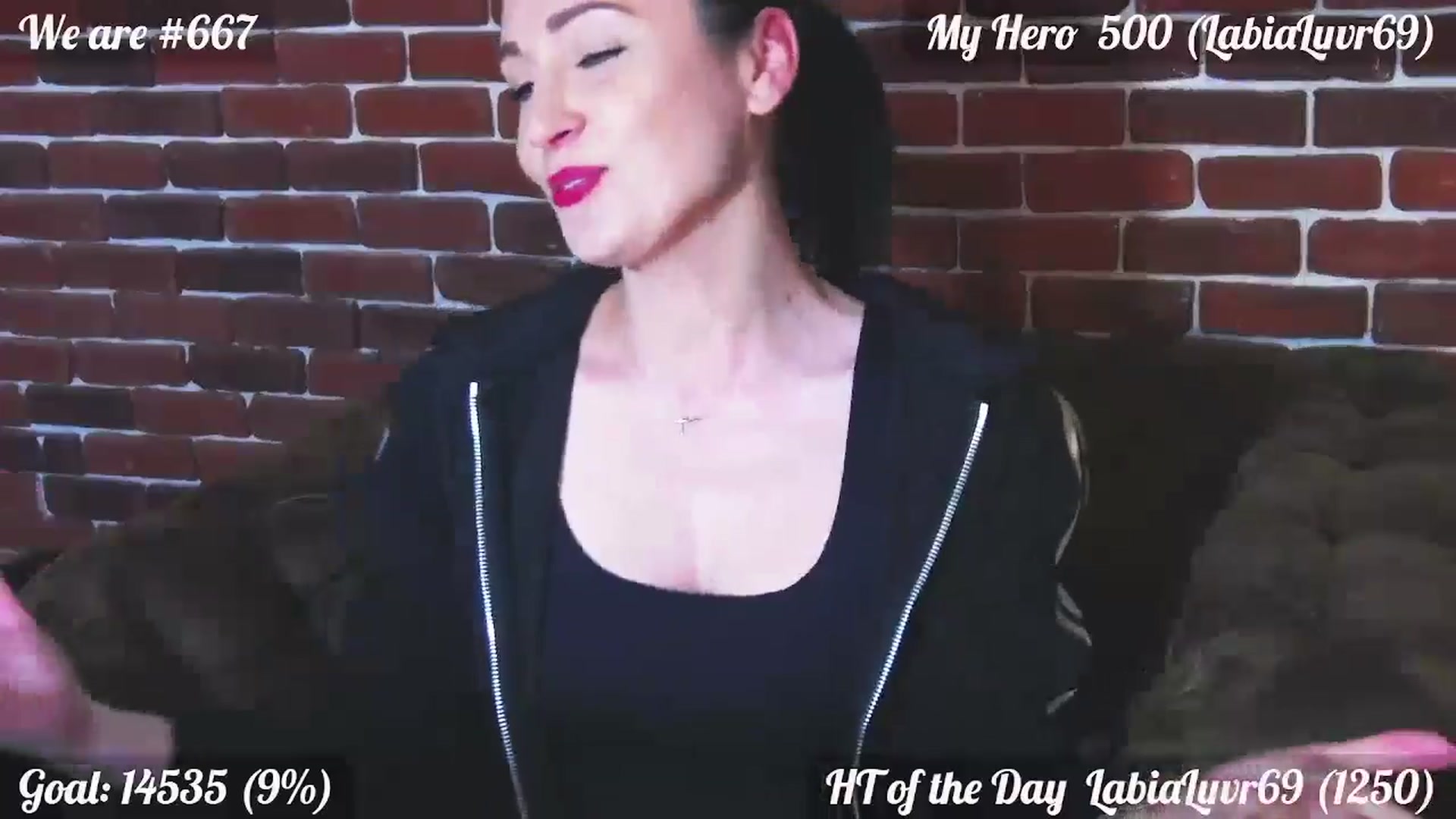 Gallery image thumbnail from QuinnieSmile's myfreecams stream on, 05/18/2024, 12:08 image 7 of 20