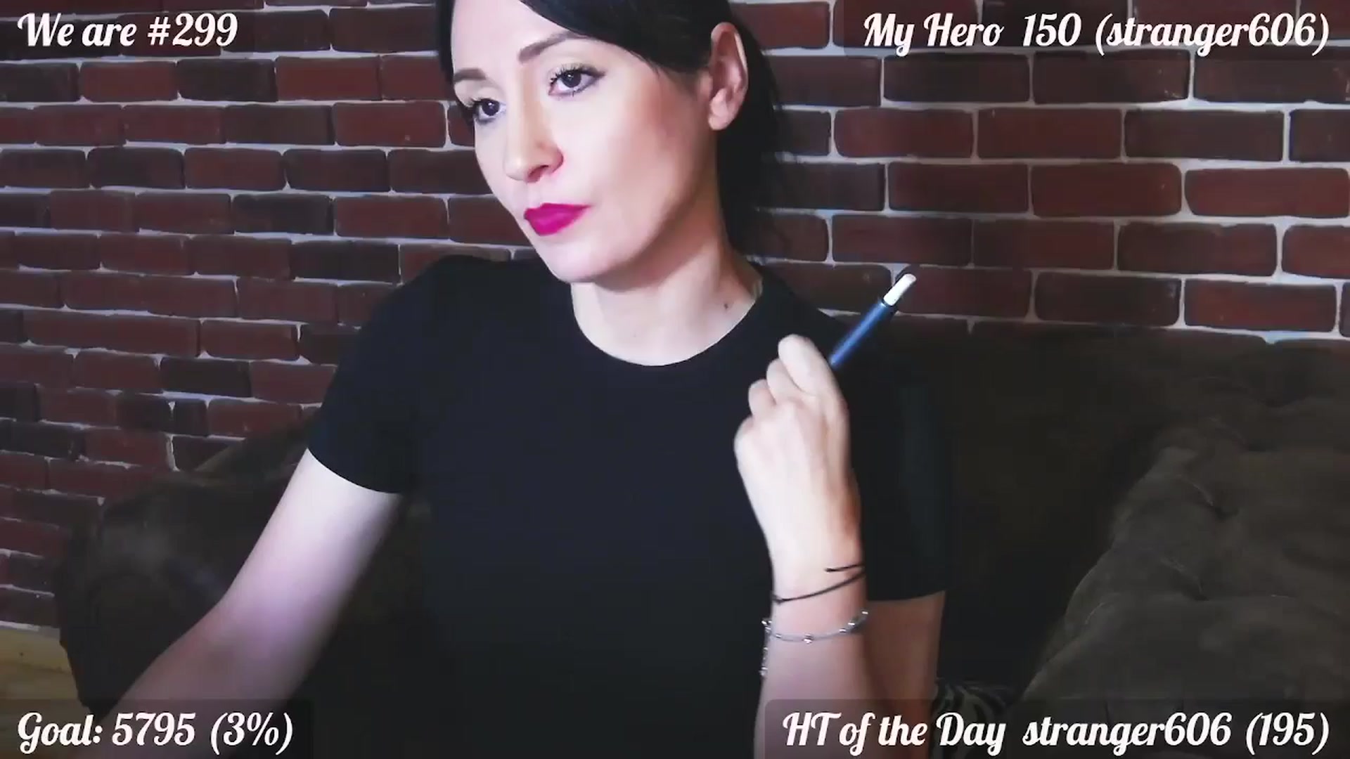 Gallery image thumbnail from QuinnieSmile's myfreecams stream on, 06/25/2024, 12:01 image 2 of 20