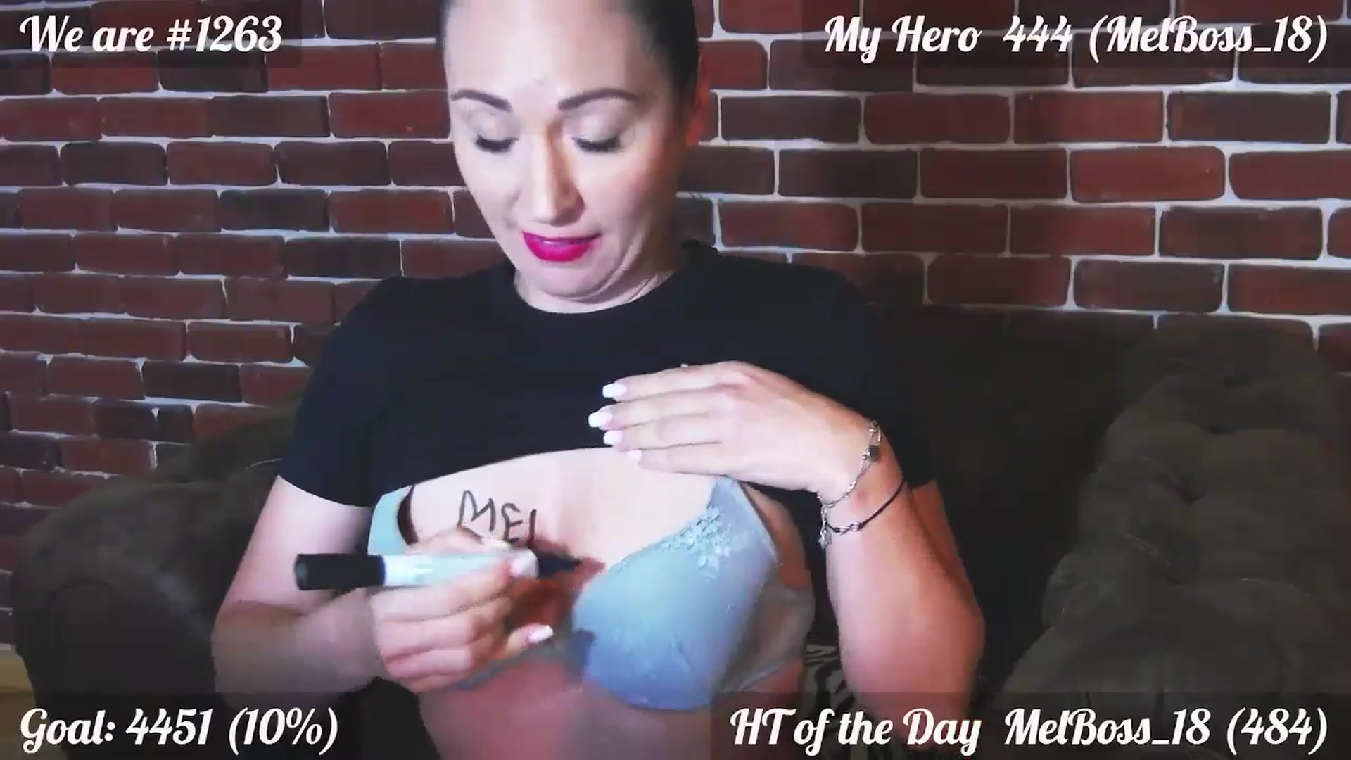 Gallery image thumbnail from QuinnieSmile's myfreecams stream on, 07/10/2024, 12:05 image 15 of 20
