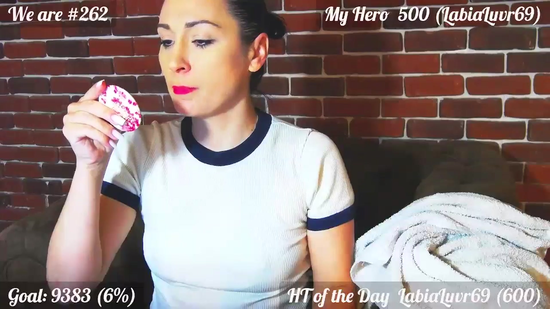 Gallery image thumbnail from QuinnieSmile's myfreecams stream on, 07/18/2024, 12:04 image 7 of 20