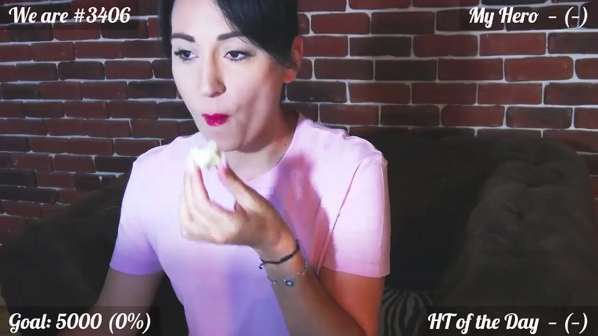Gallery image thumbnail from QuinnieSmile's myfreecams stream on, 08/20/2024, 06:42 image 10 of 20