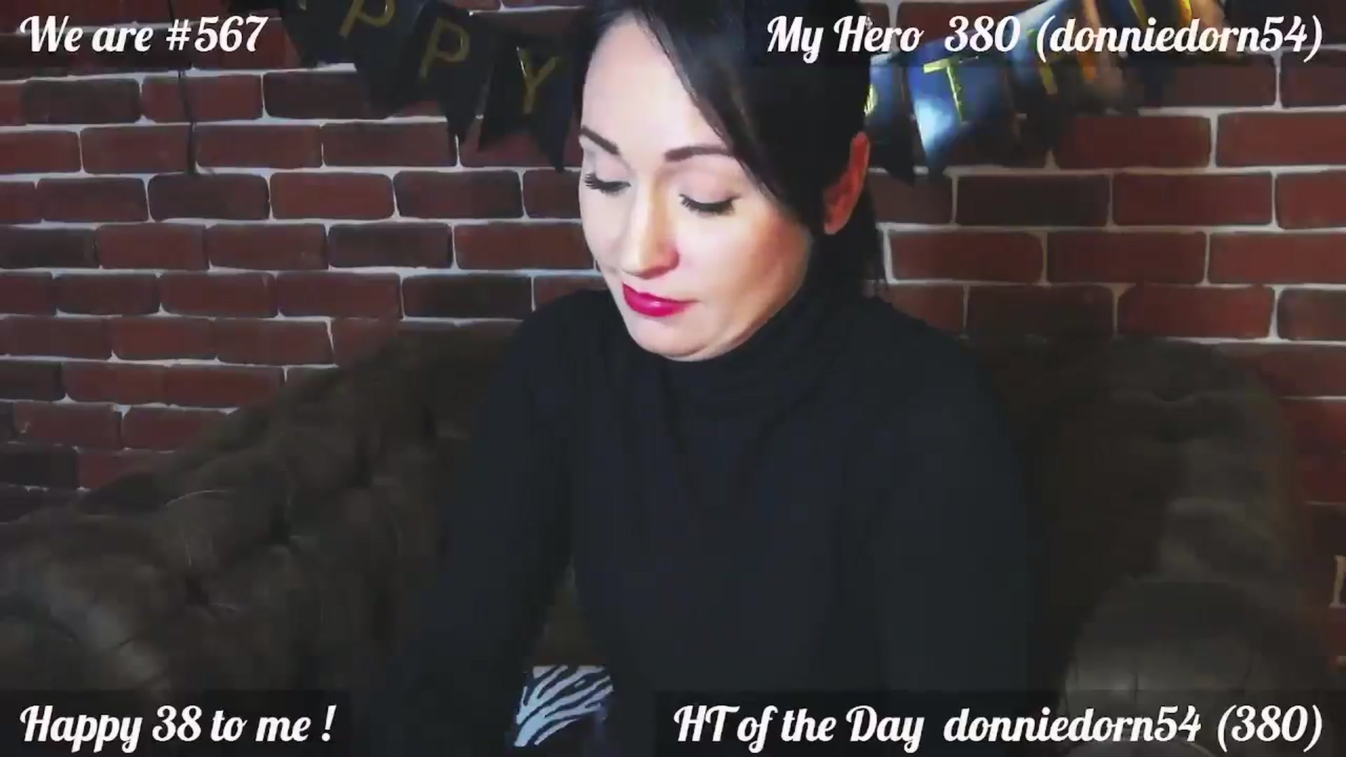 Gallery image thumbnail from QuinnieSmile's myfreecams stream on, 11/15/2024, 13:28 image 8 of 20