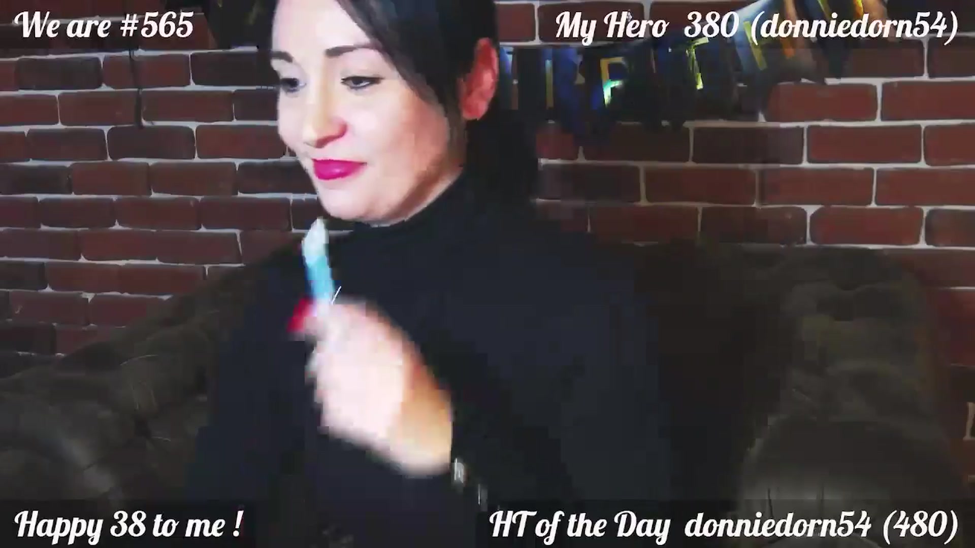 Gallery image thumbnail from QuinnieSmile's myfreecams stream on, 11/15/2024, 13:28 image 12 of 20