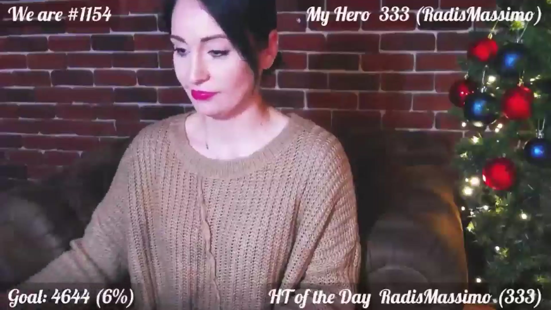 Gallery image thumbnail from QuinnieSmile's myfreecams stream on, 12/23/2024, 14:02 image 11 of 20