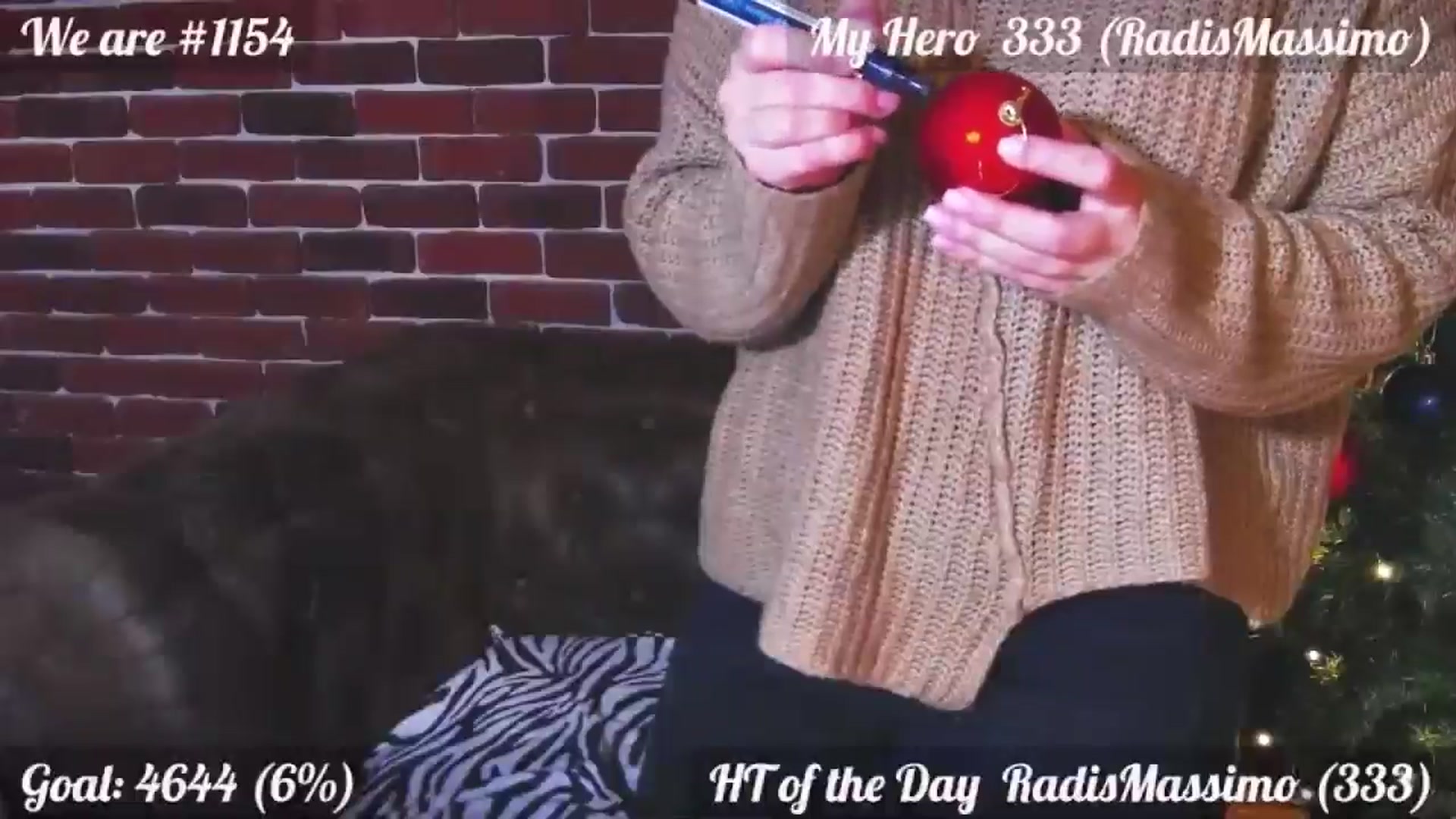 Gallery image thumbnail from QuinnieSmile's myfreecams stream on, 12/23/2024, 14:02 image 10 of 20