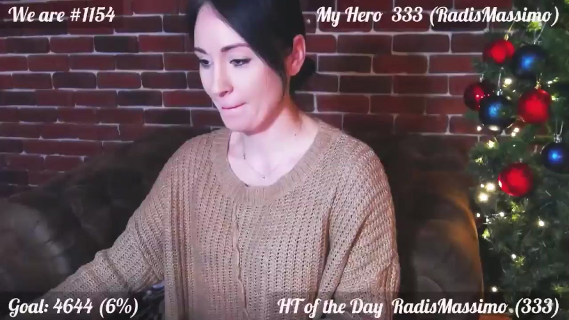 Gallery image thumbnail from QuinnieSmile's myfreecams stream on, 12/23/2024, 14:02 image 14 of 20
