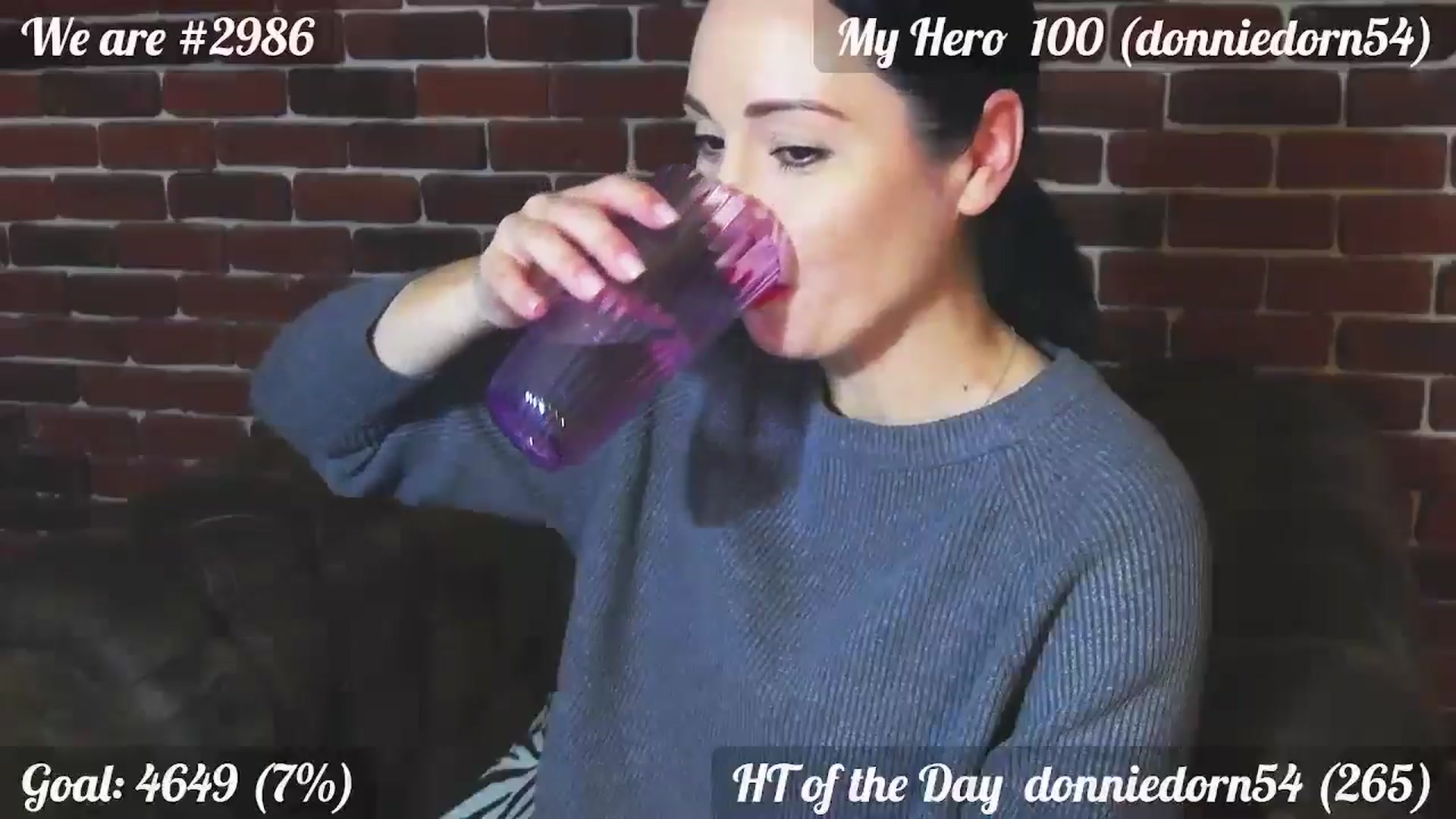 Gallery image thumbnail from QuinnieSmile's myfreecams stream on, 01/03/2025, 13:06 image 11 of 20